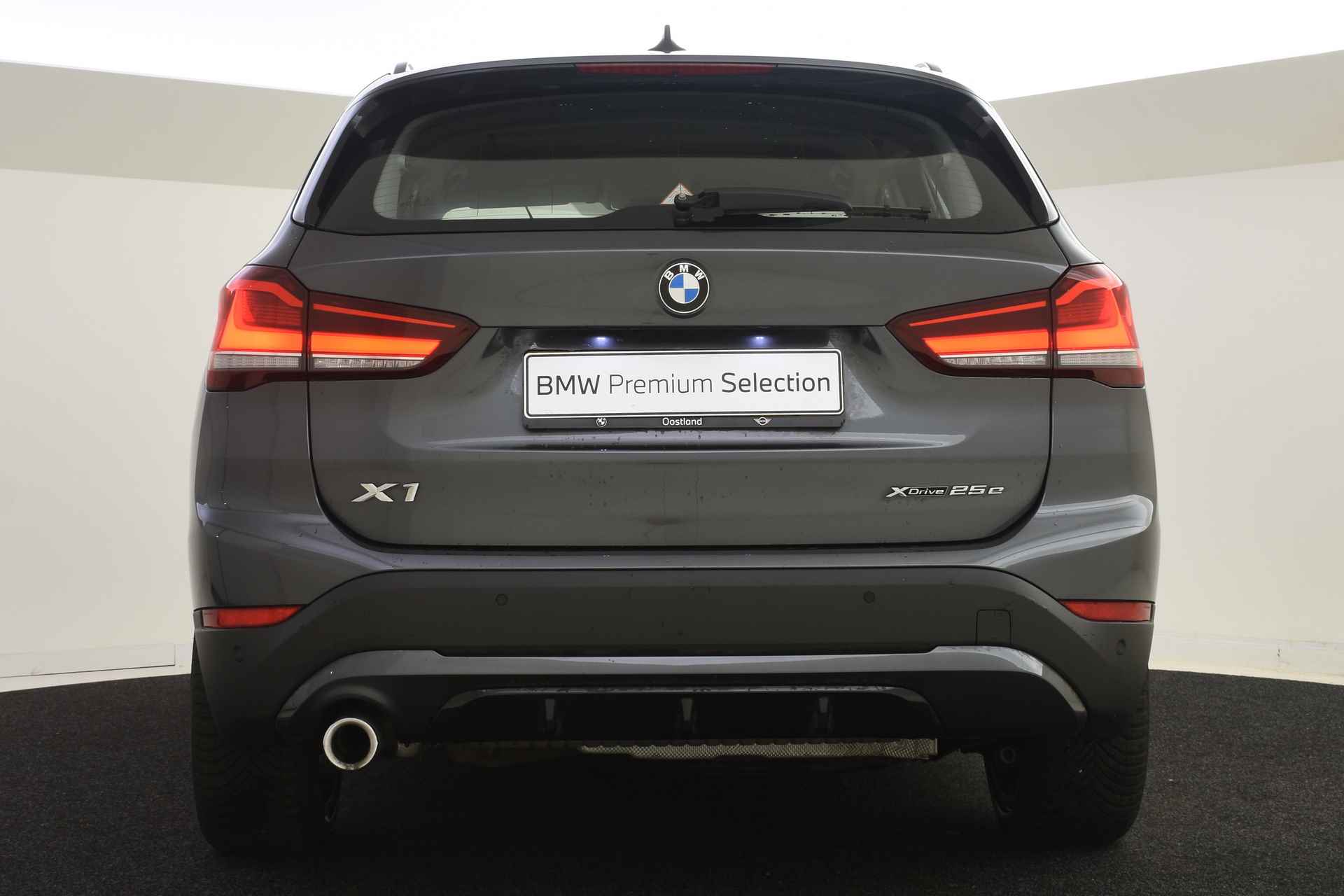 BMW X1 xDrive25e Executive Sport Line Automaat / Sportstoelen / Stoelverwarming / LED / Cruise Control / Head-Up / PDC achter / Navigatie Plus - 10/45
