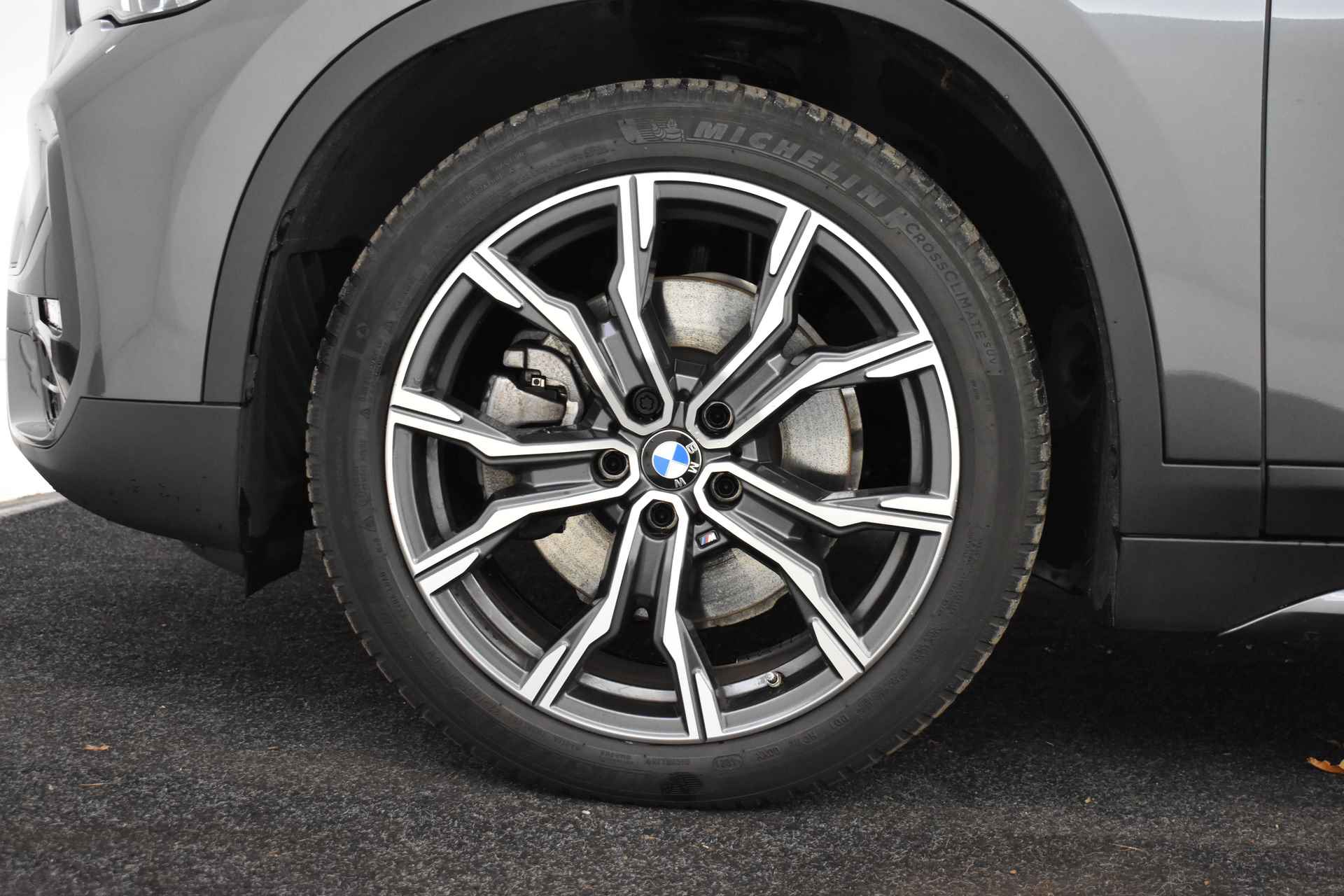 BMW X1 xDrive25e Executive Sport Line Automaat / Sportstoelen / Stoelverwarming / LED / Cruise Control / Head-Up / PDC achter / Navigatie Plus - 11/45