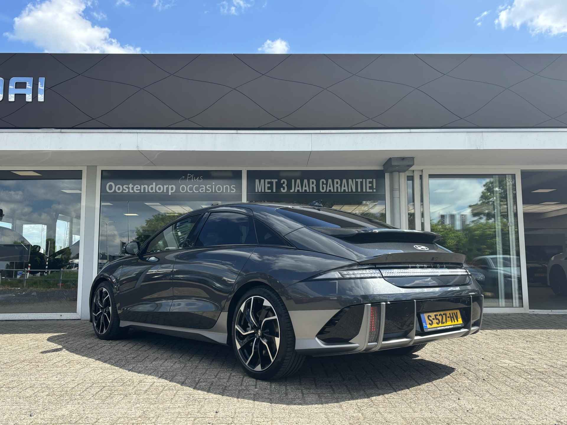 Hyundai IONIQ 6 Connect 77 kWh | Automaat | Navigatie | adaptive Cruise Control | Climate control | Stoelverwarming | resterende Fabrieksgarantie | Rijklaar ! | - 8/31