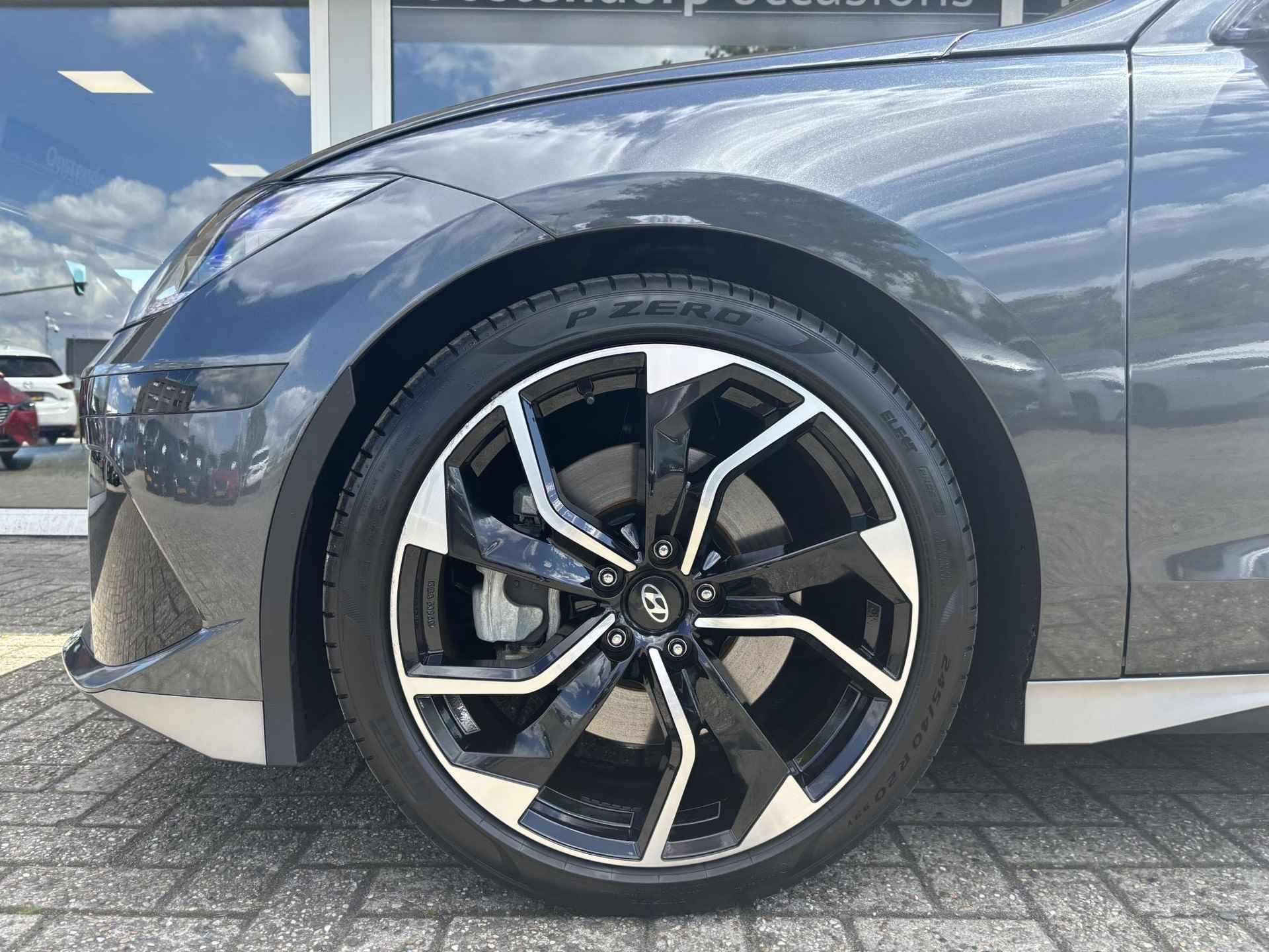 Hyundai IONIQ 6 Connect 77 kWh | Automaat | Navigatie | adaptive Cruise Control | Climate control | Stoelverwarming | resterende Fabrieksgarantie | Rijklaar ! | - 10/31