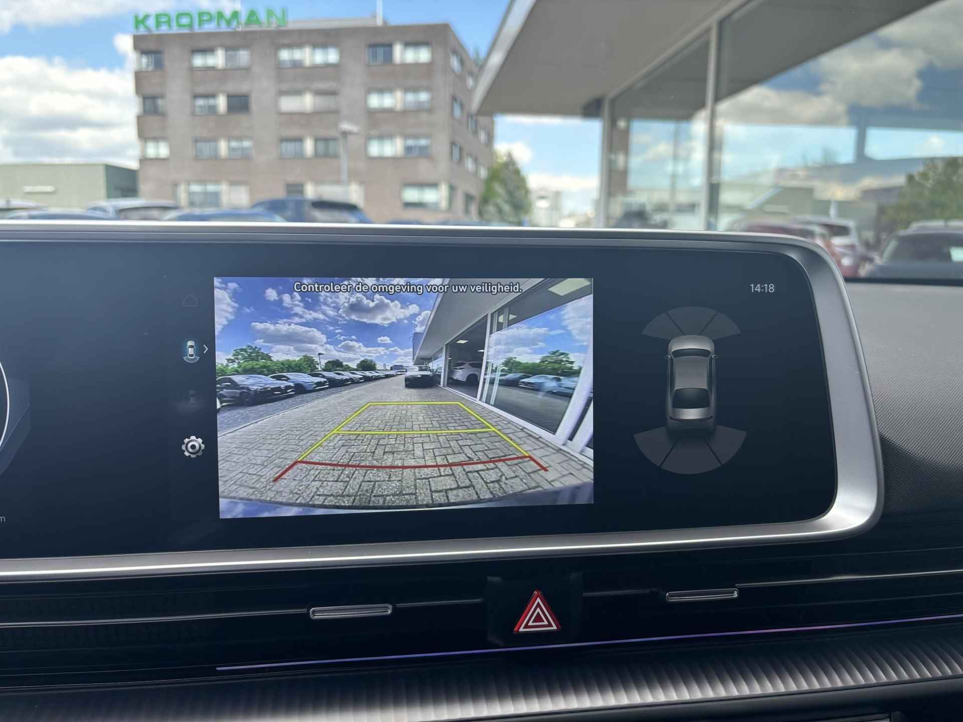 Hyundai IONIQ 6 Connect 77 kWh | Automaat | Navigatie | adaptive Cruise Control | Climate control | Stoelverwarming | resterende Fabrieksgarantie | Rijklaar ! | - 24/31