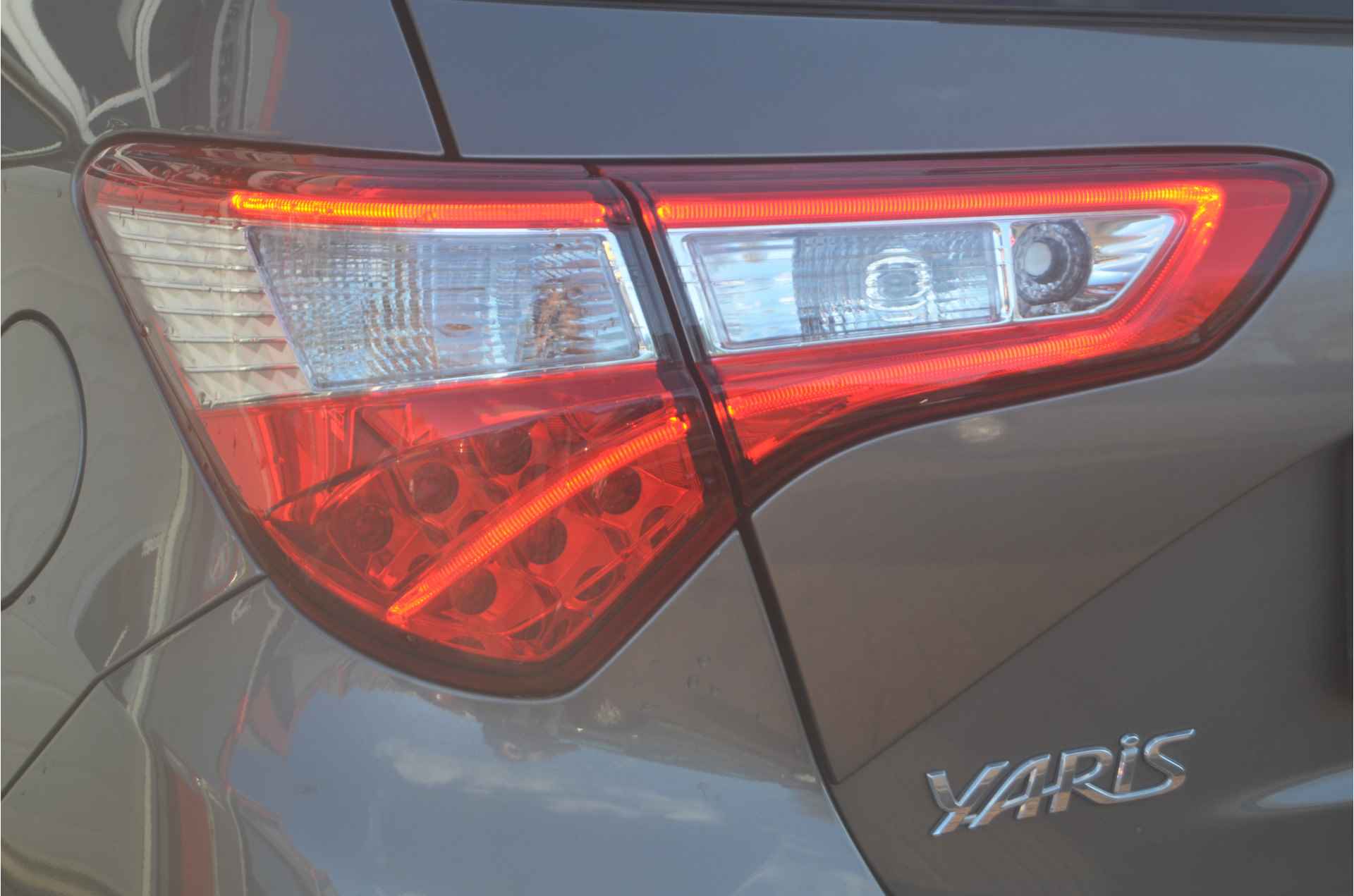 Toyota Yaris 1.5 Hybrid Dynamic camera 12 mnd. gar.cruise - 10/43