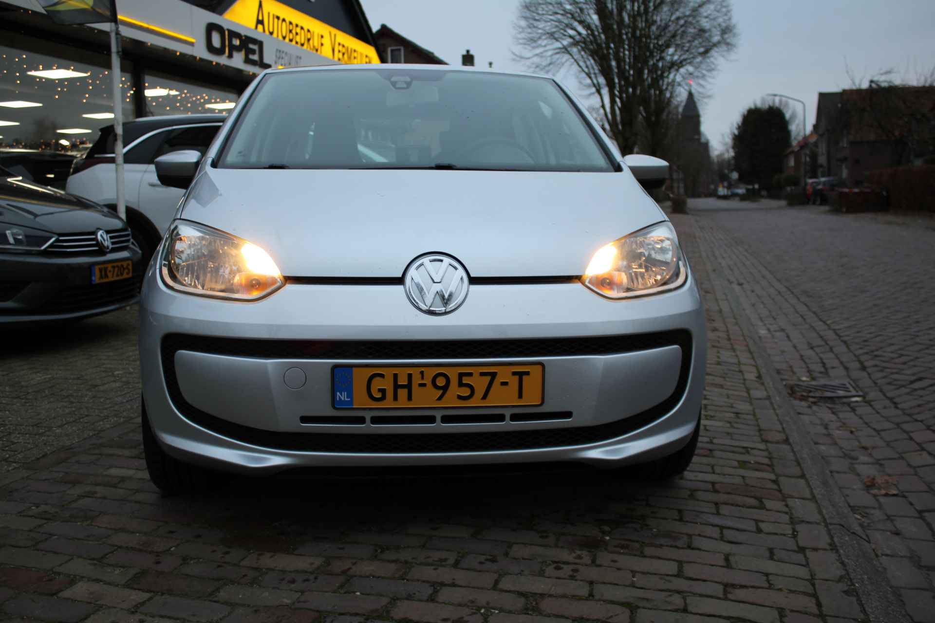 Volkswagen Up! 1.0 60PK Move up! Automaat + 16"/ Airco/ Navi/ PDC/ NL auto - 6/38