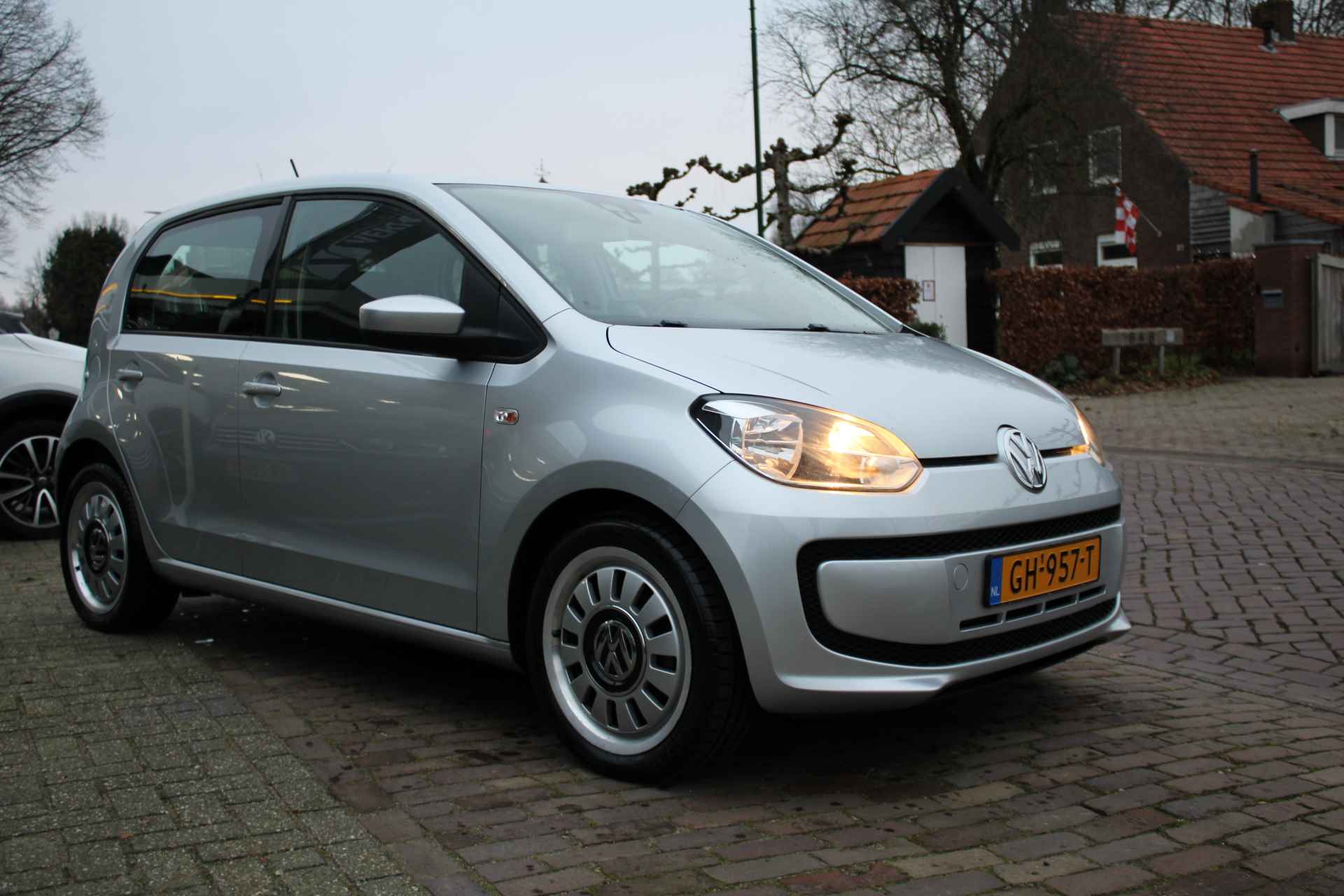 Volkswagen Up! 1.0 60PK Move up! Automaat + 16"/ Airco/ Navi/ PDC/ NL auto - 7/38