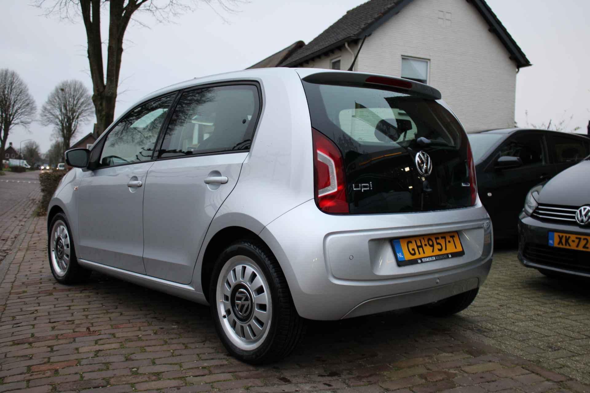 Volkswagen Up! 1.0 60PK Move up! Automaat + 16"/ Airco/ Navi/ PDC/ NL auto - 9/38