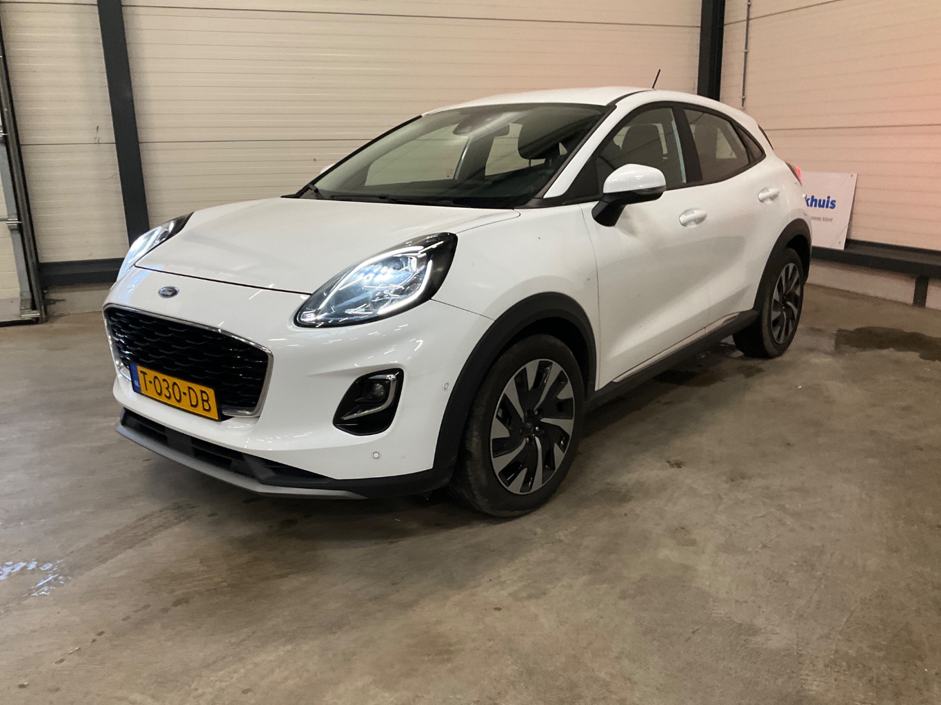 Ford Puma 1.0 EcoBoost Hybrid Titanium Automaat | Navi | Led | PDC V+A | Carplay | Komt binnenkort binnen!