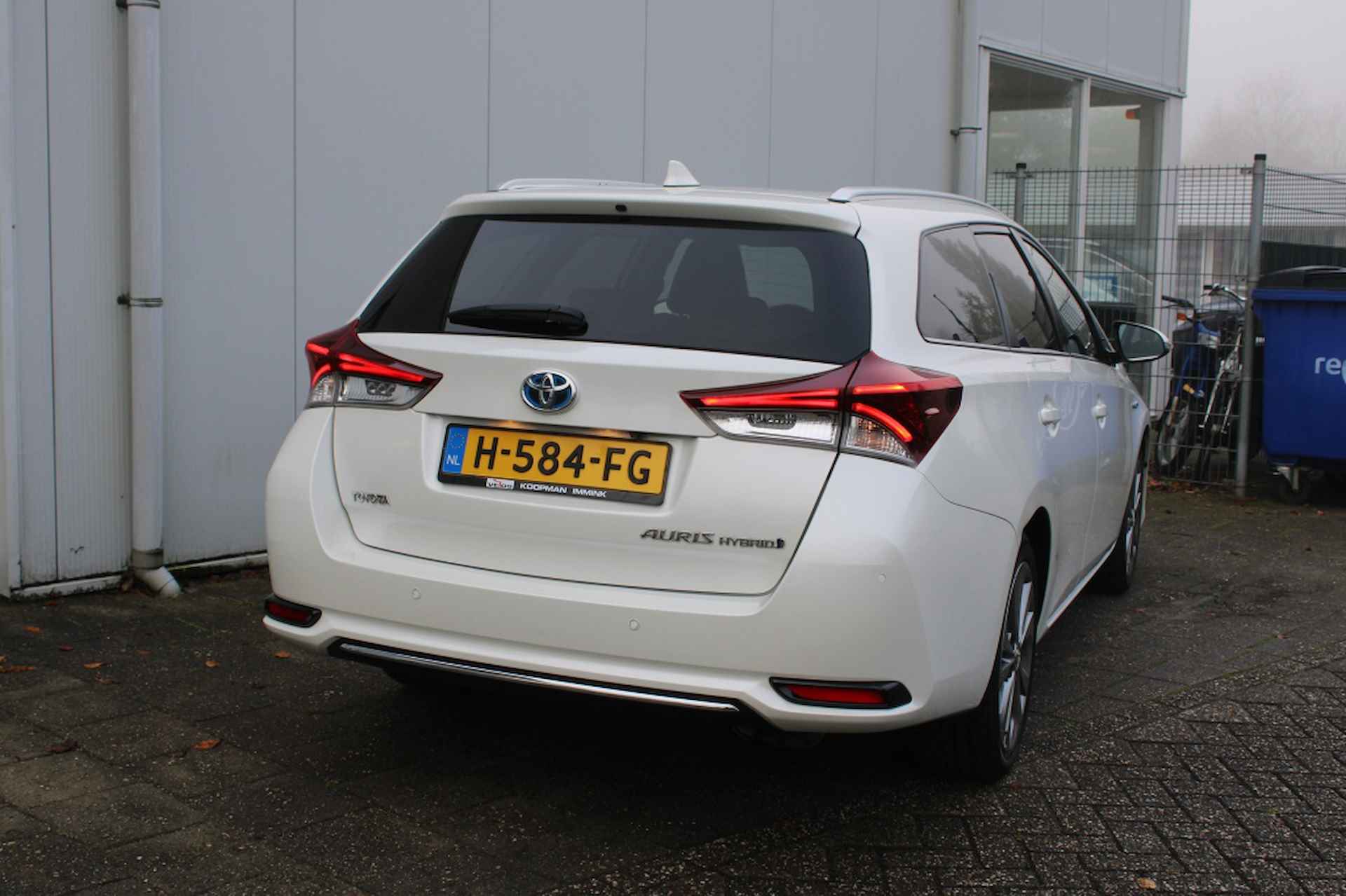 Toyota Auris Touring Sports 1.8 Hybride Executive - 4/28