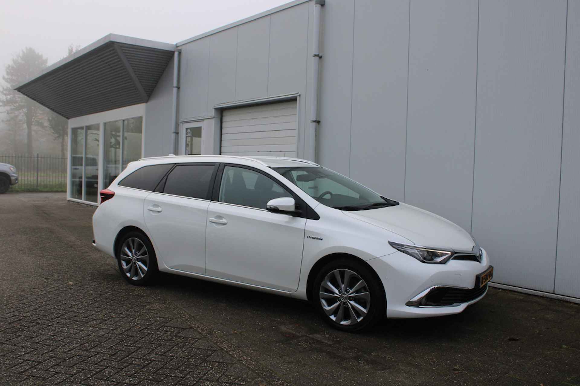 Toyota Auris Touring Sports 1.8 Hybride Executive - 5/28