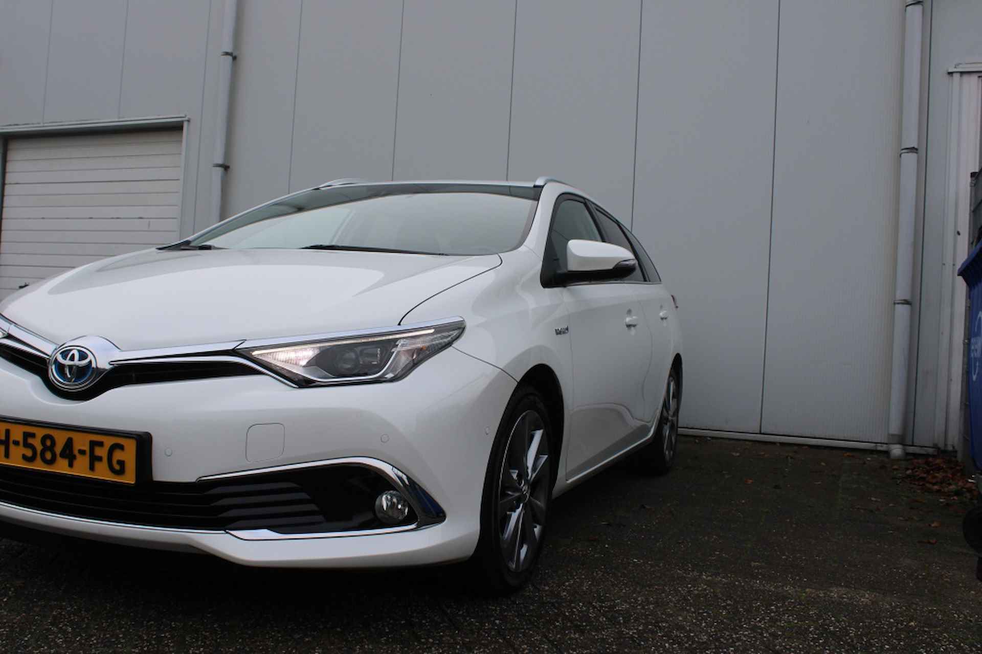 Toyota Auris Touring Sports 1.8 Hybride Executive - 9/28