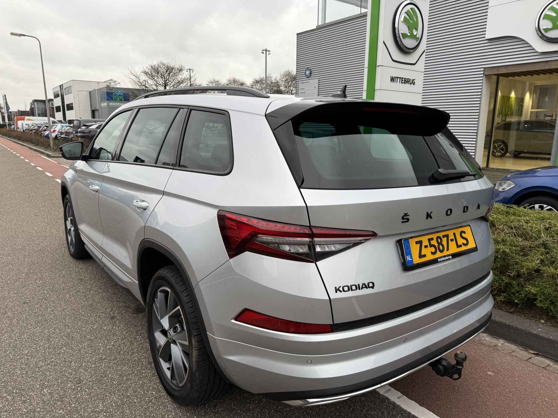 Škoda Kodiaq 1.5 TSI Sportline Business 7p. / PANODAK / CAMERA / 19"LMV / NAVI / APP.Connect - 8/38