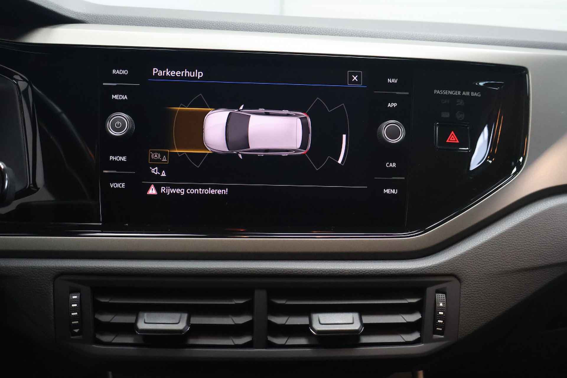 Volkswagen Polo 1.0 TSI Comfortline Business | Carplay | PDC - 11/23