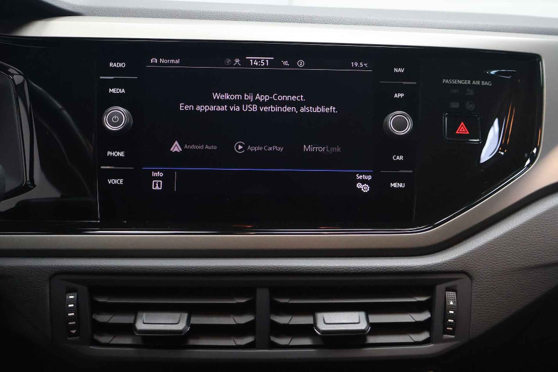 Volkswagen Polo 1.0 TSI Comfortline Business | Carplay | PDC - 12/23