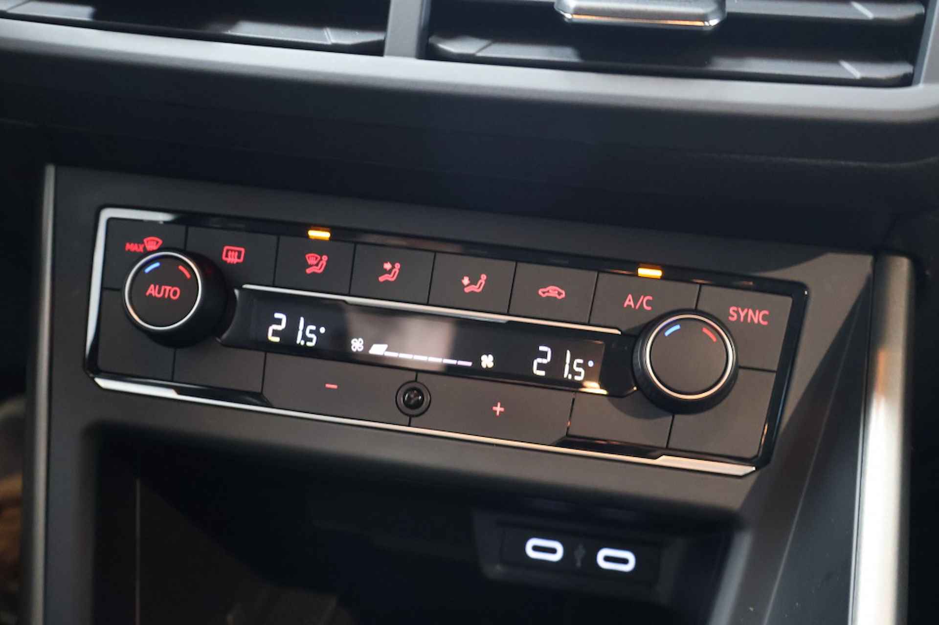 Volkswagen Polo 1.0 TSI Comfortline Business | Carplay | PDC - 17/23