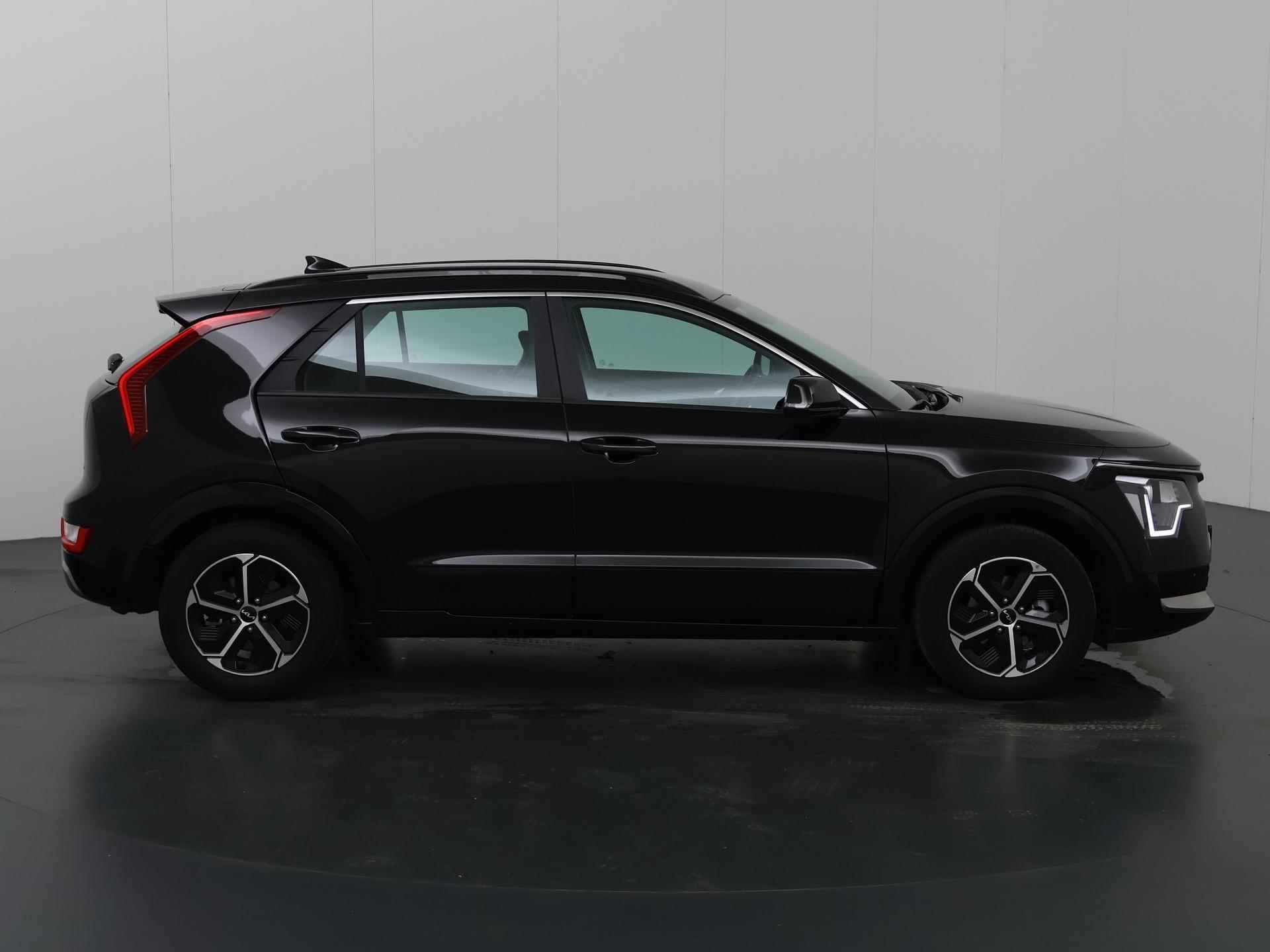 Kia Niro HEV 1.6 GDi Hybrid DynamicLine | Navigatie | Parkeercamera | Climate Control | Keyless - 7/39