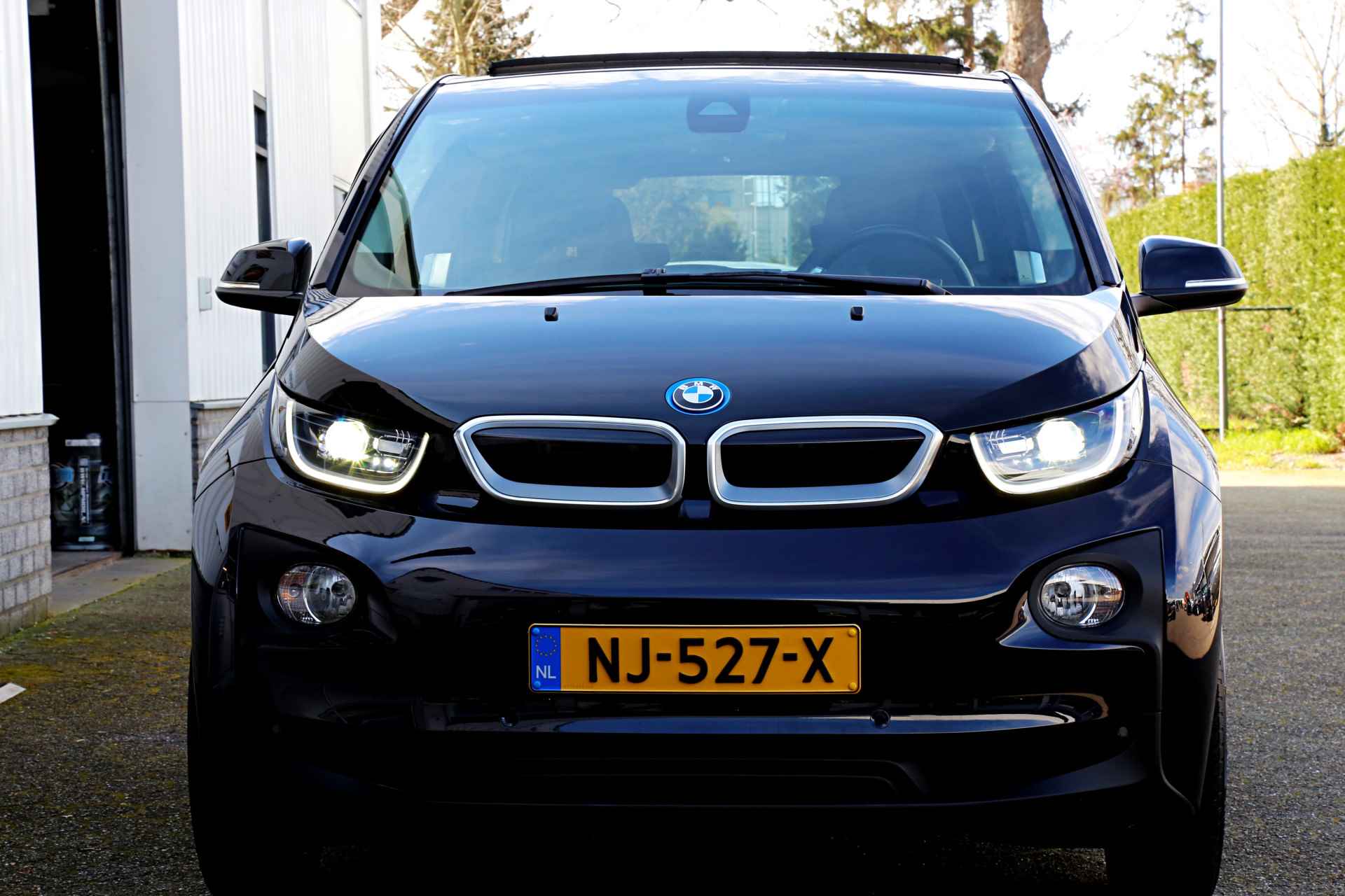 BMW i3 Basis 94Ah 33 kWh*NL-Auto*ACC/Pano/Schuifdak/Harman-Kardon/Adap. LED/Leder/Stoelverw./Camera/Keyless Entry+Go/DAB/Navi/Parkeerse - 22/62