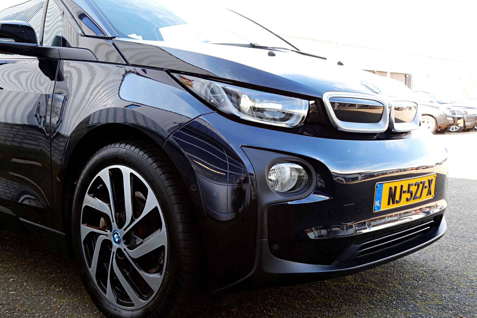 BMW i3 Basis 94Ah 33 kWh*NL-Auto*ACC/Pano/Schuifdak/Harman-Kardon/Adap. LED/Leder/Stoelverw./Camera/Keyless Entry+Go/DAB/Navi/Parkeerse - 51/62