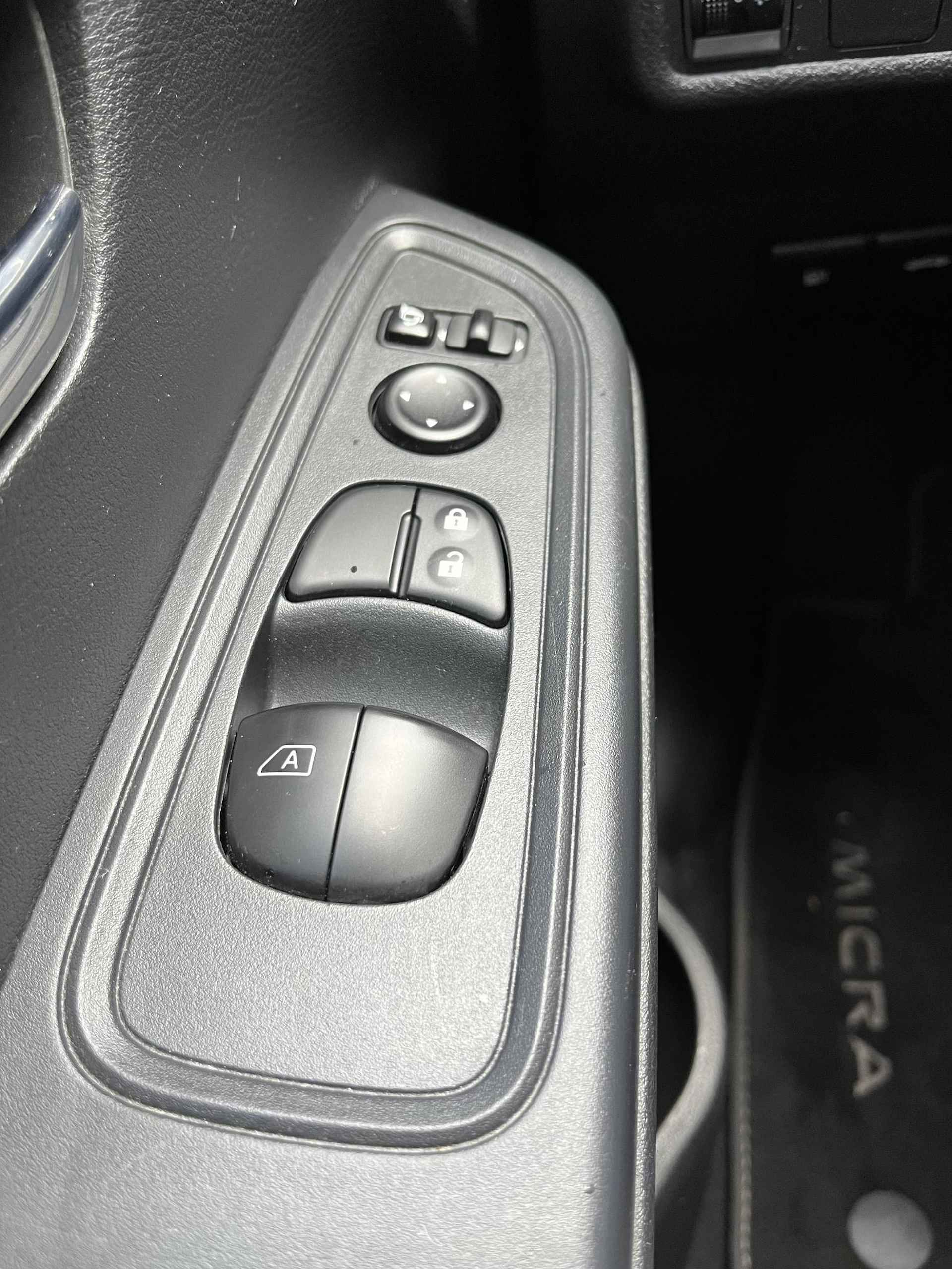 Nissan Micra 0.9 IG-T N-Connecta ,NL-Auto, Navigatie, Bluetooth, Cruise-Control, achteruitrijcamera, Climate Control, Lichtmetalen Velgen, DAB - 17/28
