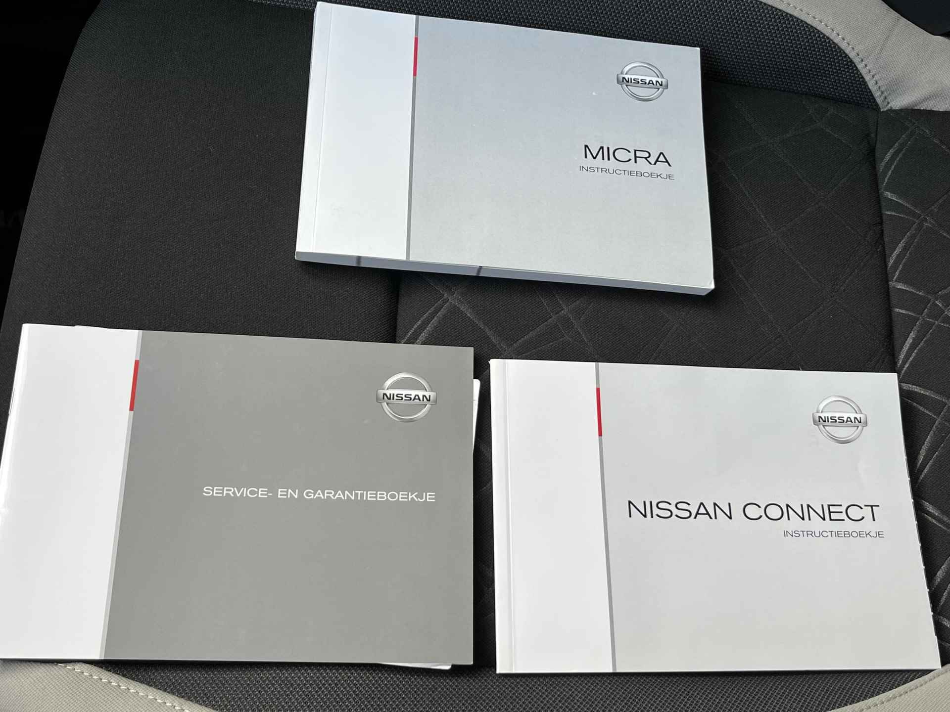 Nissan Micra 0.9 IG-T N-Connecta ,NL-Auto, Navigatie, Bluetooth, Cruise-Control, achteruitrijcamera, Climate Control, Lichtmetalen Velgen, DAB - 26/28