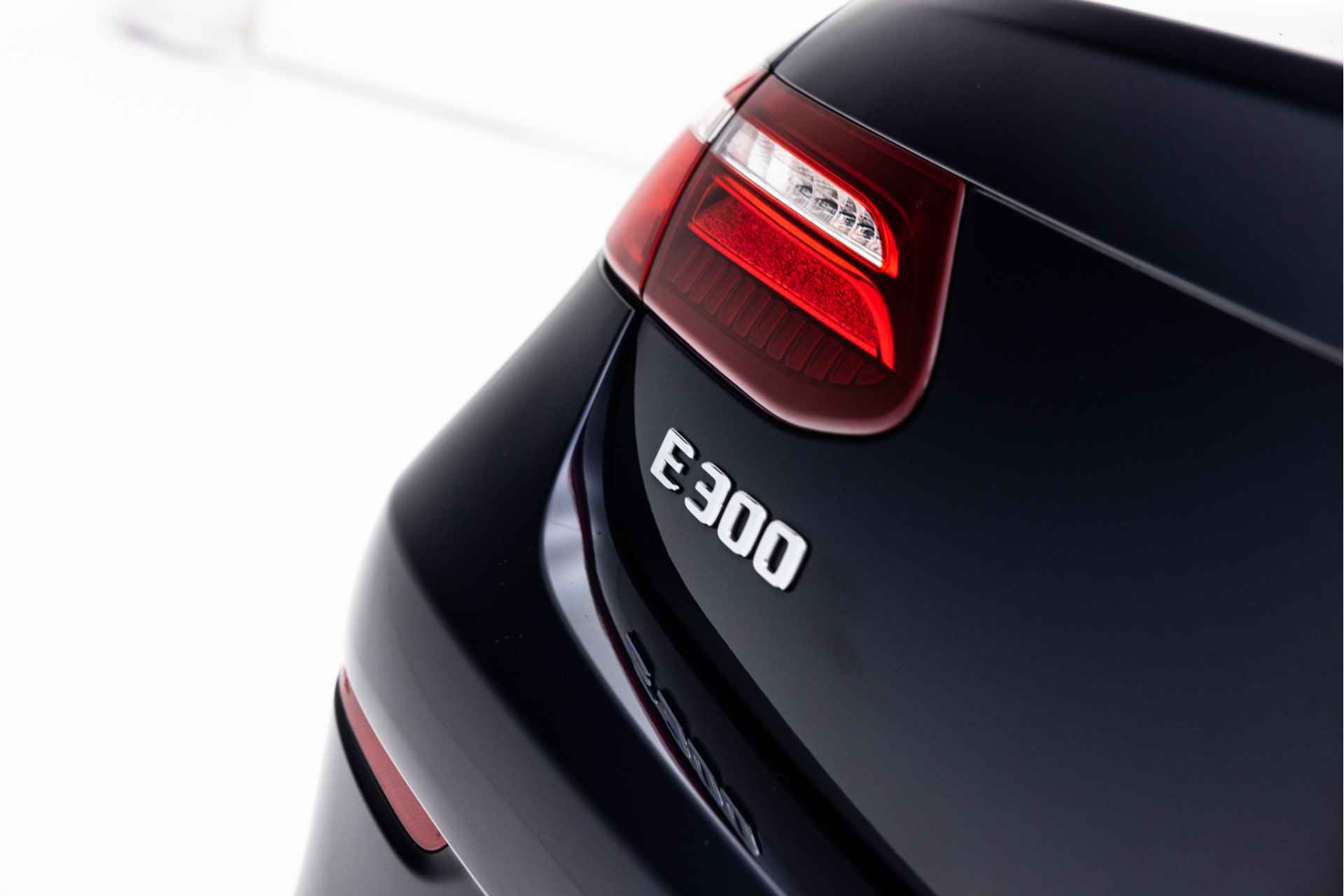 Mercedes-Benz E-Klasse Cabrio 300 Premium | AMG | Memory | Distronic+ | LED - 48/65