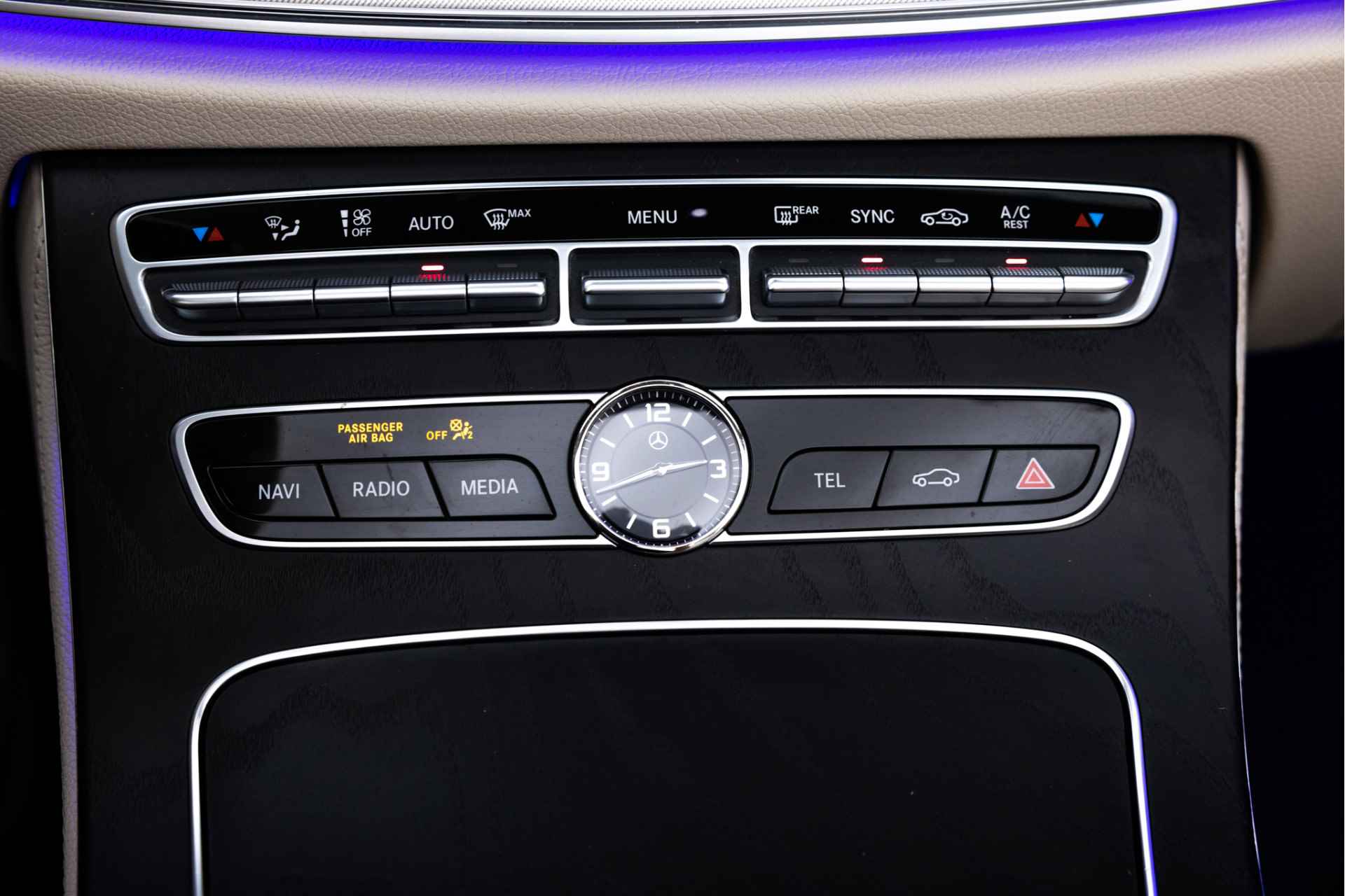 Mercedes-Benz E-Klasse Cabrio 300 Premium | AMG | Memory | Distronic+ | LED - 55/65