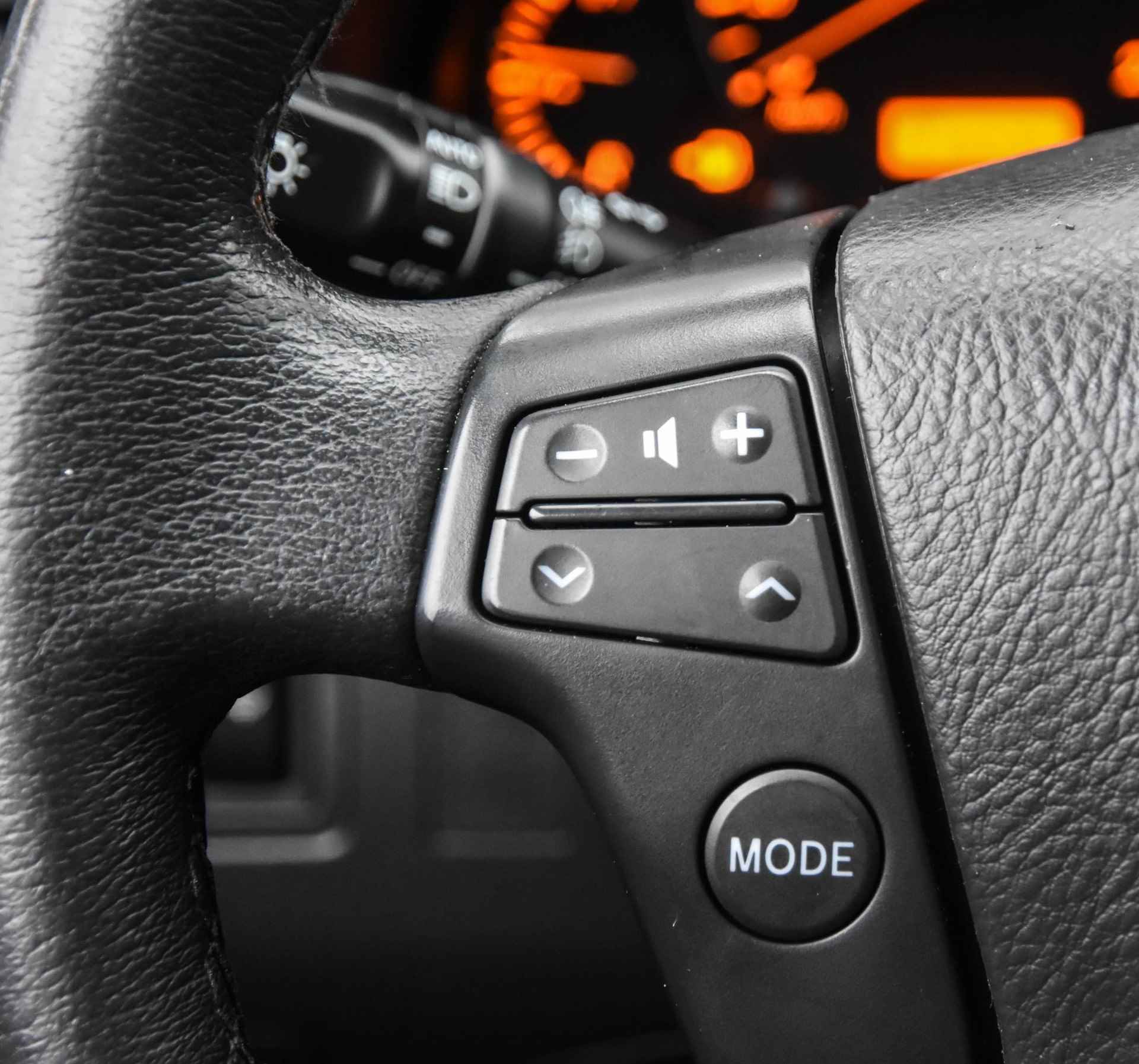 Toyota Avensis Wagon 2.4 VVTi Linea Sol automaat / sportstoelen / youngtimer! / cruise control / stoelverwarming / parkeersensoren / - 11/44