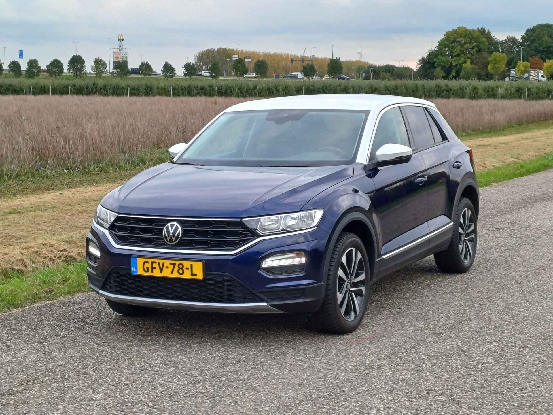 Volkswagen T-Roc 1.5 TSI Sport United | Lage KM! | Park V+A | Ada Cruise | Stoel stuur verw | Navi | Carplay - 4/51