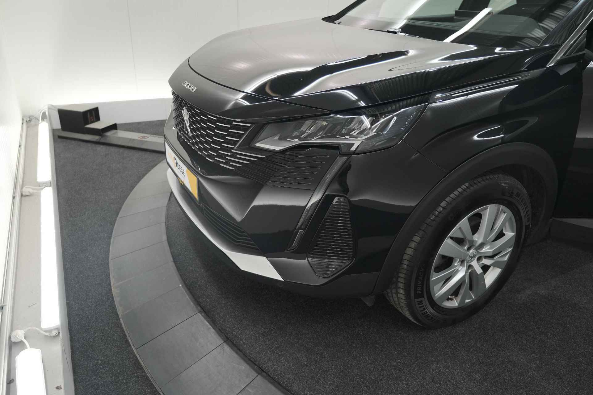 Peugeot 3008 PureTech 130 EAT8 Active Pack | Camera | Stoelverwarming | Navigatie | Parkeersensoren - 16/77