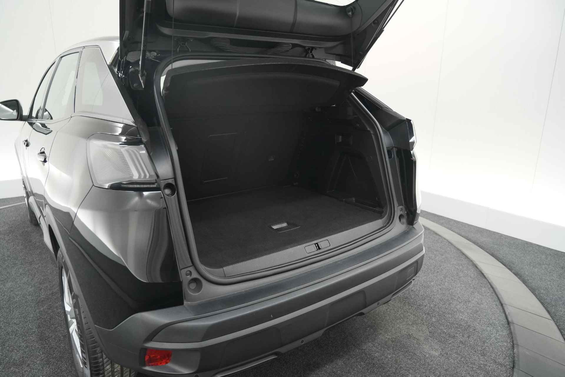 Peugeot 3008 PureTech 130 EAT8 Active Pack | Camera | Stoelverwarming | Navigatie | Parkeersensoren - 62/77