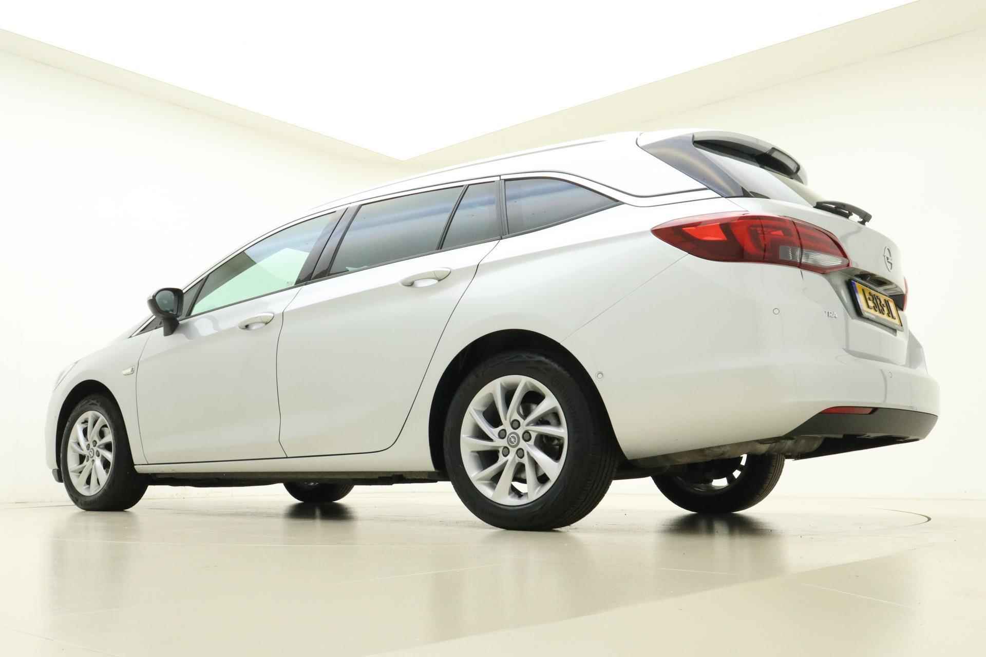 Opel Astra Sports Tourer Elegance 110 PK | Navigatie | Climate control | Alcantara bekleding | Getint glas | Cruise control | Lichtmetalen velgen - 13/32