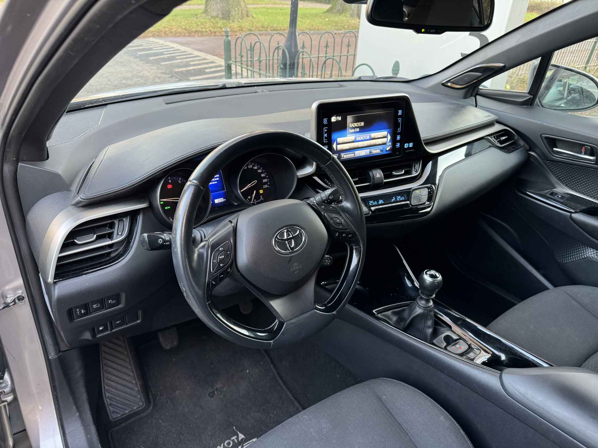 Toyota C-HR 1.2 Style Airco/Navigatie/JBL Sound - 15/49