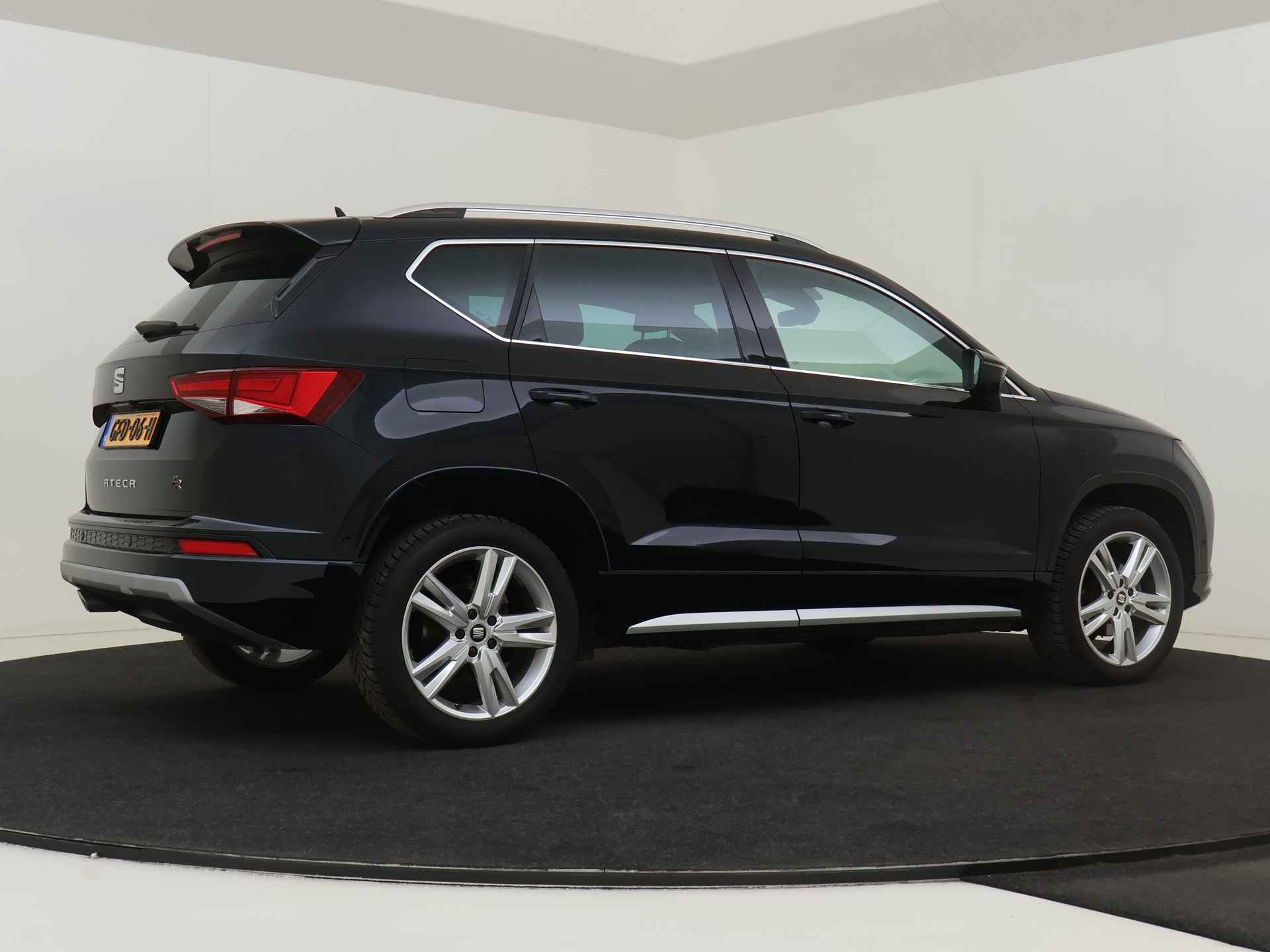 SEAT Ateca 1.5 TSI 150pk FR Business Intense | Parkeerassistent + Camera | Navigatie | Alcantara Bekleding - 7/52