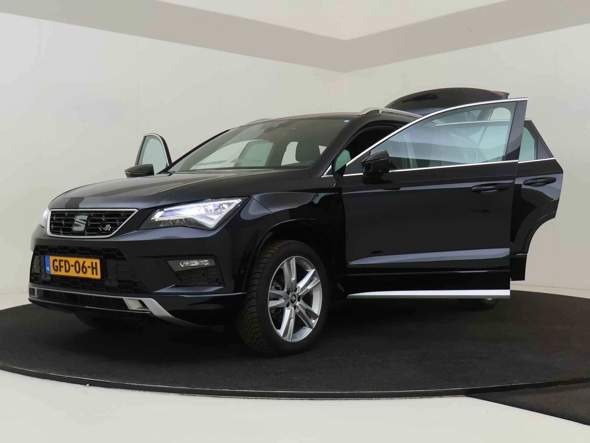 SEAT Ateca 1.5 TSI 150pk FR Business Intense | Parkeerassistent + Camera | Navigatie | Alcantara Bekleding - 11/52