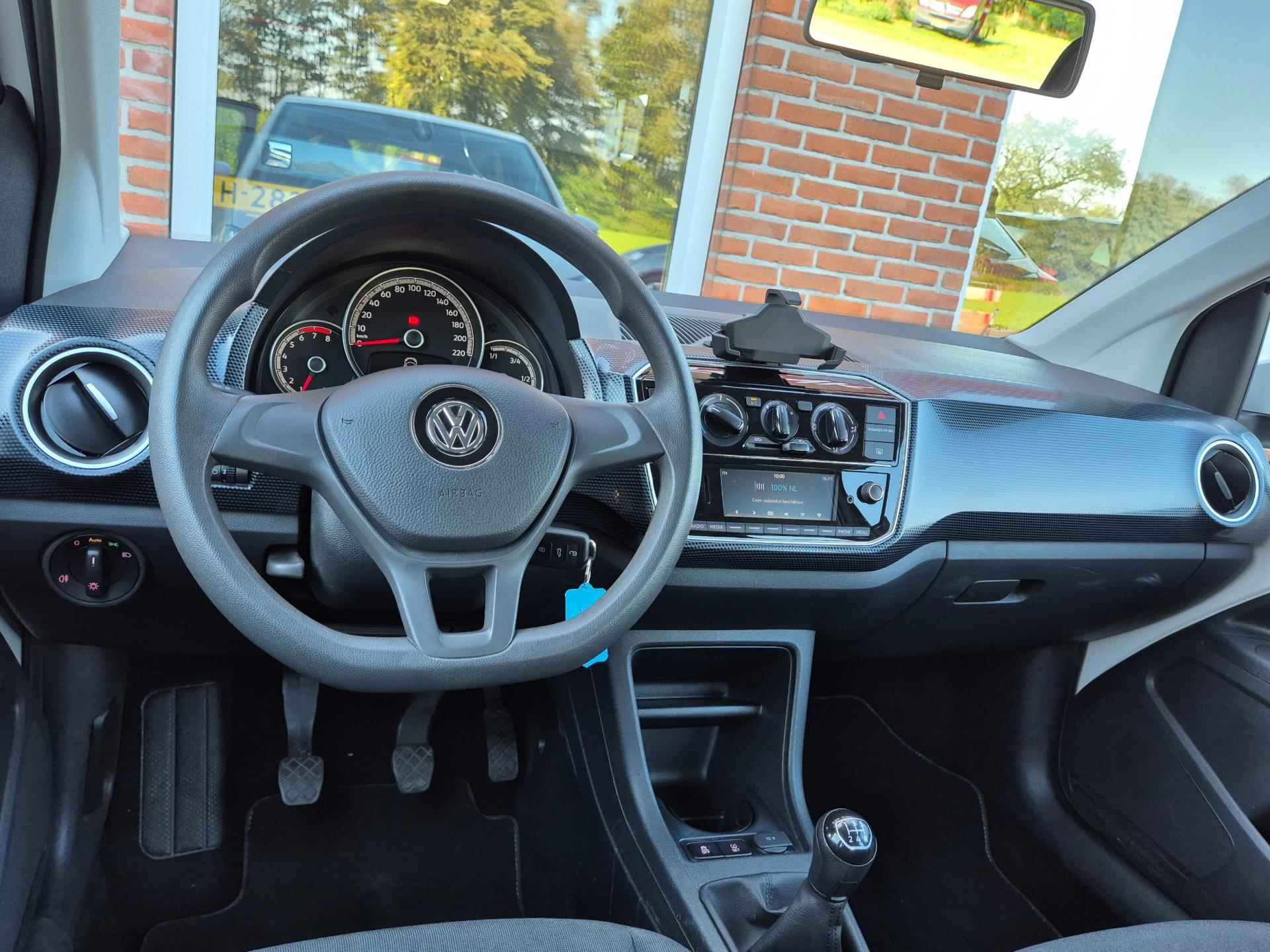 Volkswagen Up! 1.0 BMT move up! 60PK 5drs airco, cruise, navi, carkit, dab+, elektr.ramen RIJKLAAR - 10/18