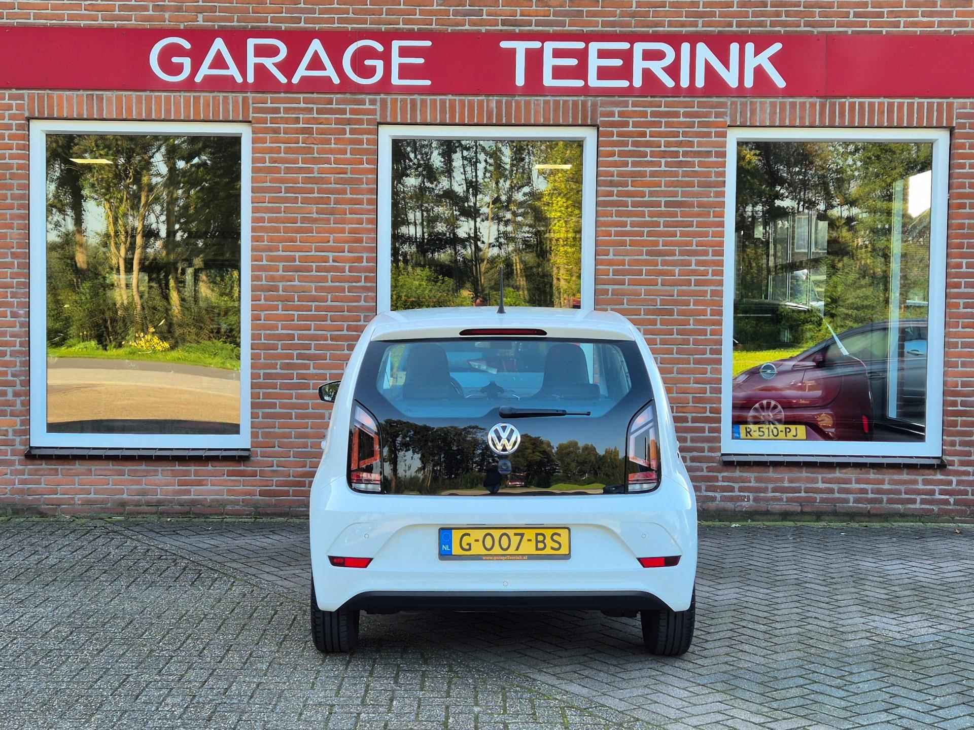 Volkswagen Up! 1.0 BMT move up! 60PK 5drs airco, cruise, navi, carkit, dab+, elektr.ramen RIJKLAAR - 17/18