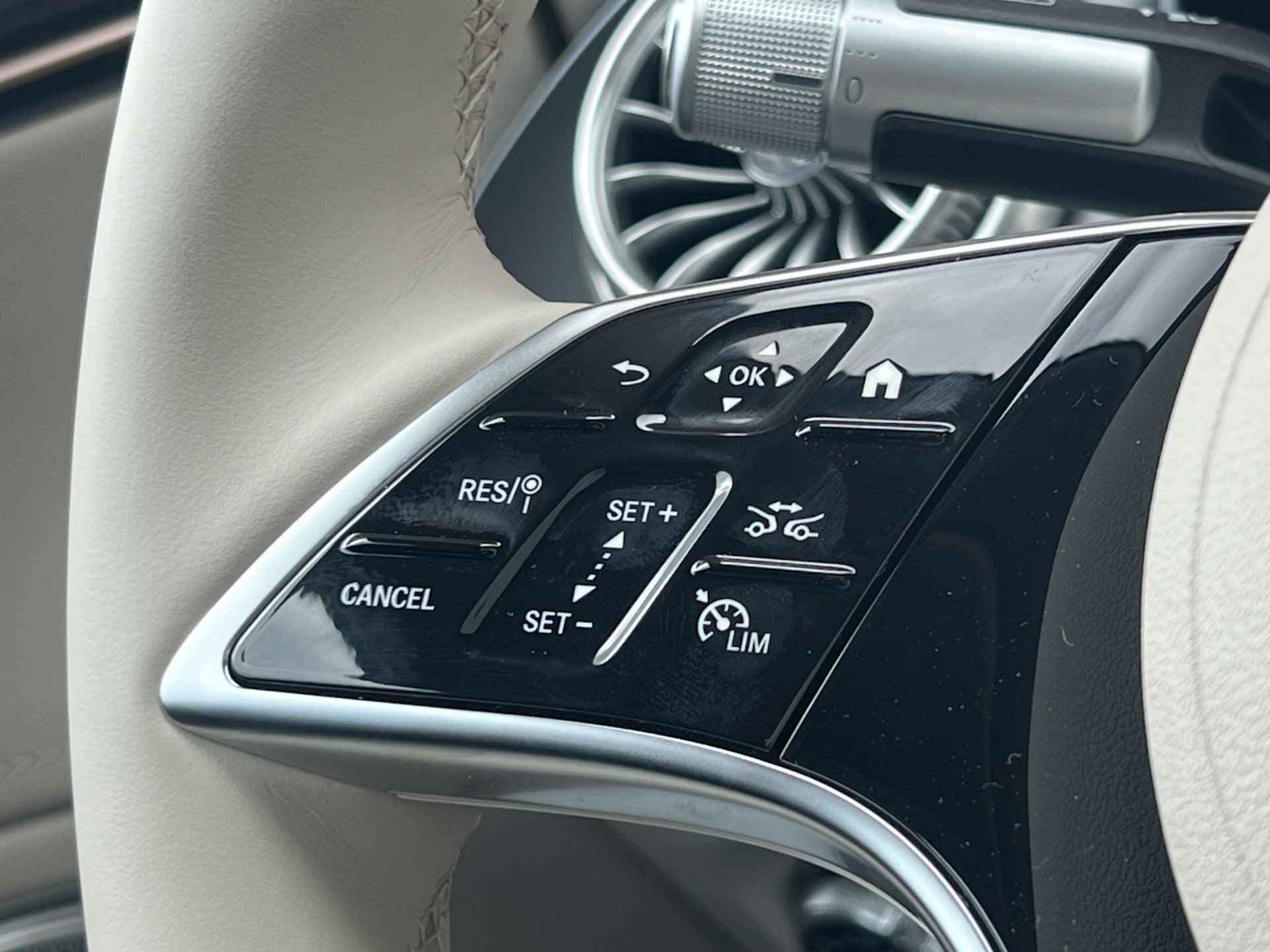 Mercedes-Benz EQS 450+ AMG Line Premium Plus | Distronic | Panoramadak | Luchtvering | Trekhaak | Burmester soundsysteem - 13/21