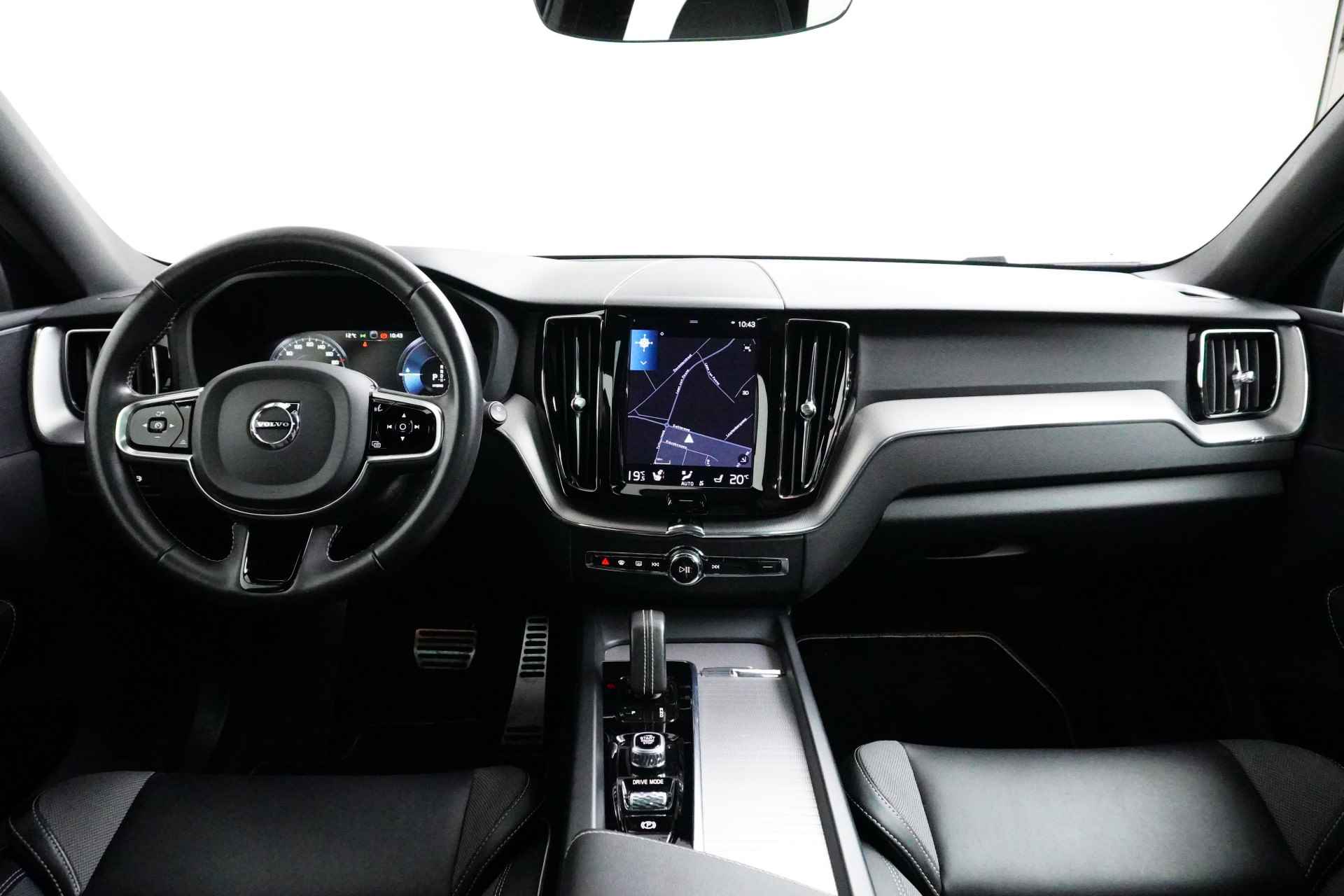 Volvo XC60 T8 Recharge AWD R-Design | Panoramadak | Camera | Keyless | Full LED | Stoel / stuur achterbankverwarming - 9/35