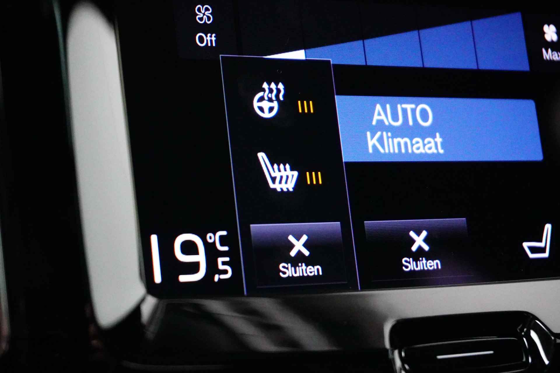 Volvo XC60 T8 Recharge AWD R-Design | Panoramadak | Camera | Keyless | Full LED | Stoel / stuur achterbankverwarming - 26/35