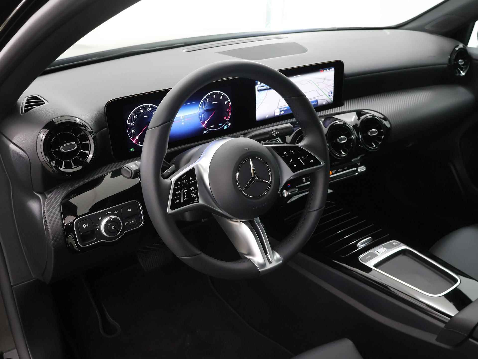 Mercedes-Benz A-klasse 180 Star Edition Stoelverwerwarming | Led verlichting | Multiscreen | Achteruitrij camera | Automatisch Inparkeren | - 8/44