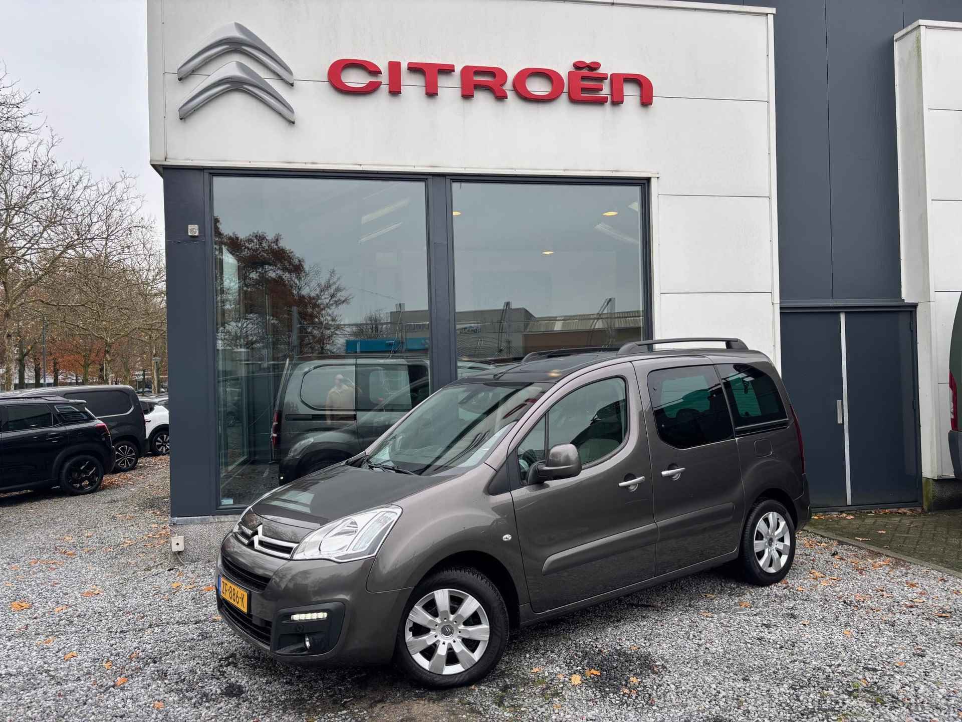 Citroen Berlingo 1.2 PureTech XTR Panoramadak! | Trekhaak | Zeer compleet! | Geleverd incl 12 maanden BOVAG garantie. - 2/24