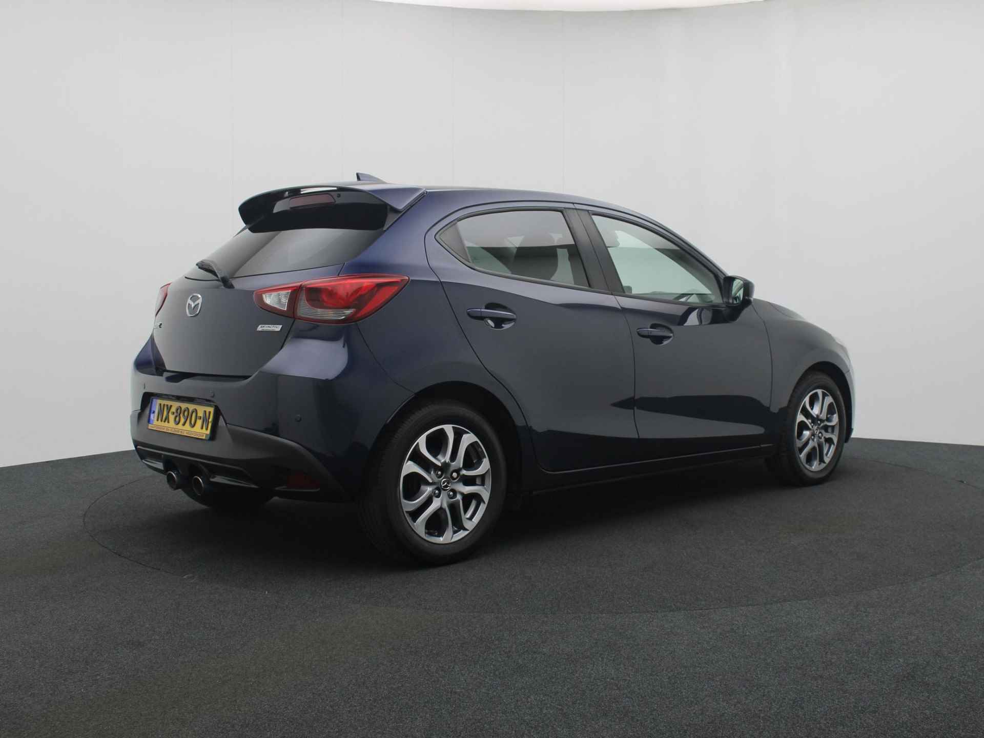 Mazda 2 1.5 Skyactiv-G GT-Luxury met sportuitlaat en dakspoiler : volledig onderhouden - 6/47