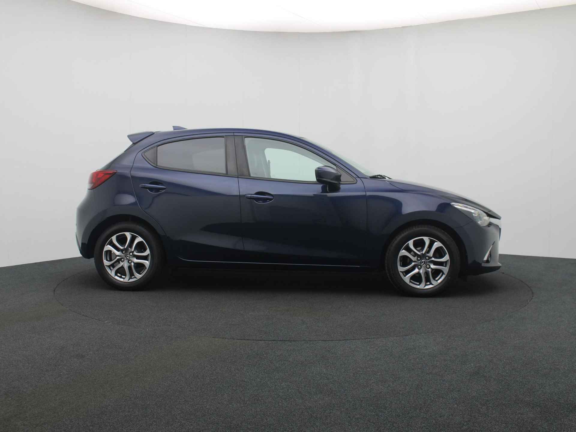 Mazda 2 1.5 Skyactiv-G GT-Luxury met sportuitlaat en dakspoiler : volledig onderhouden - 7/47