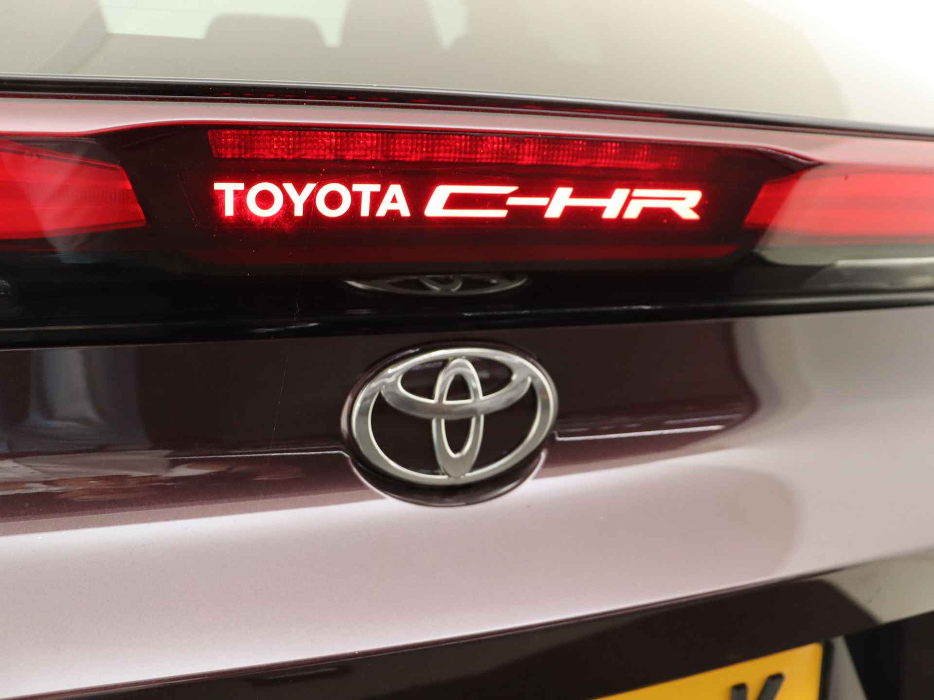 Toyota C-HR 2.0 Plug-in Hybrid 220 First Edition | DEMO VOORDEEL | Direct leverbaar | Plug-In | - 49/51