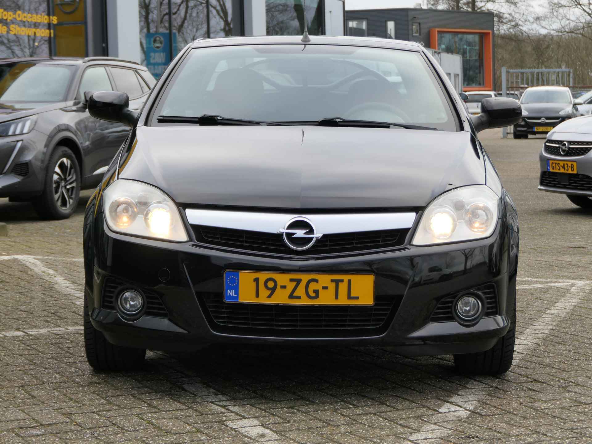 Opel Tigra TwinTop 1.8 16V 125pk Temptation | Leder | Windscherm | 17'' LMV - 8/23