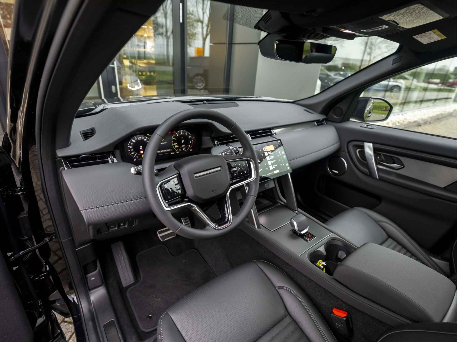 Land Rover Discovery Sport P270e PHEV Dynamic SE | Elektrische trekhaak| Meridian Surround Audio | Rode Remklauwen - 24/54