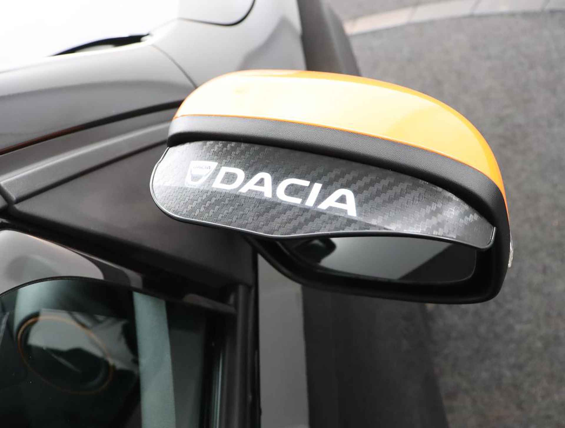 Dacia Spring Essential 27 kWh |NAP |1e eigenaar |Leder |5drs. |Airco - 43/43