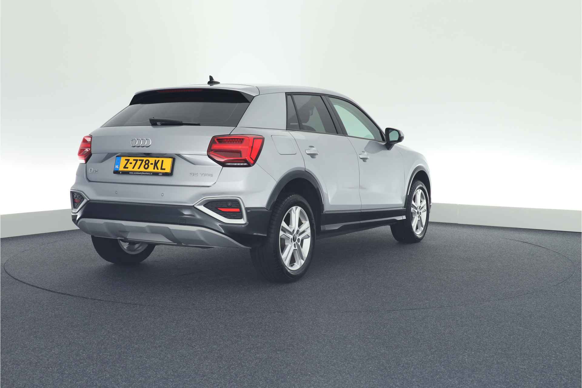 Audi Q2 35 TFSI 150pk S-Tronic Business Edition App-Connect Led Keyless Camera Stoelverwarming - 4/42