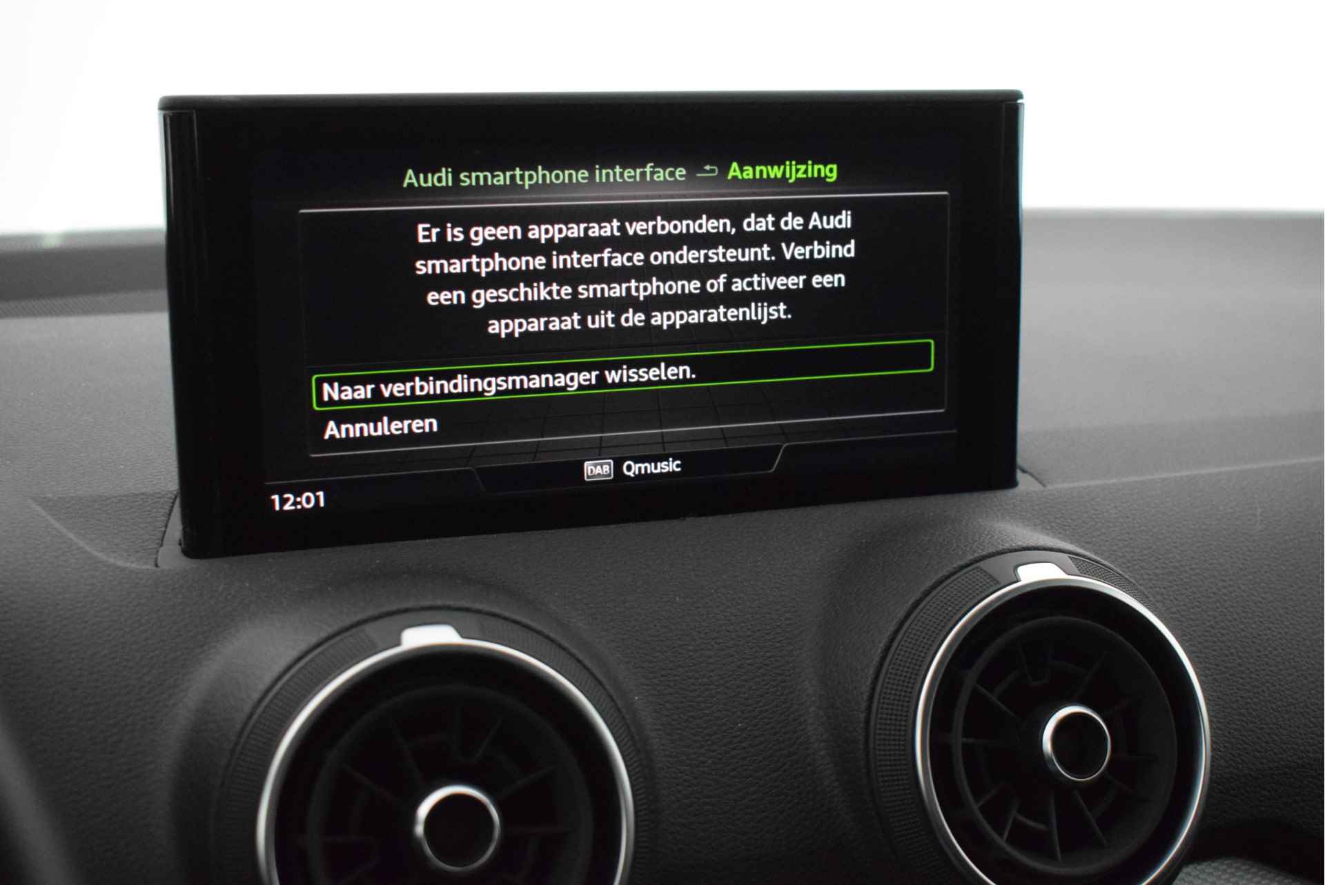 Audi Q2 35 TFSI 150pk S-Tronic Business Edition App-Connect Led Keyless Camera Stoelverwarming - 24/42