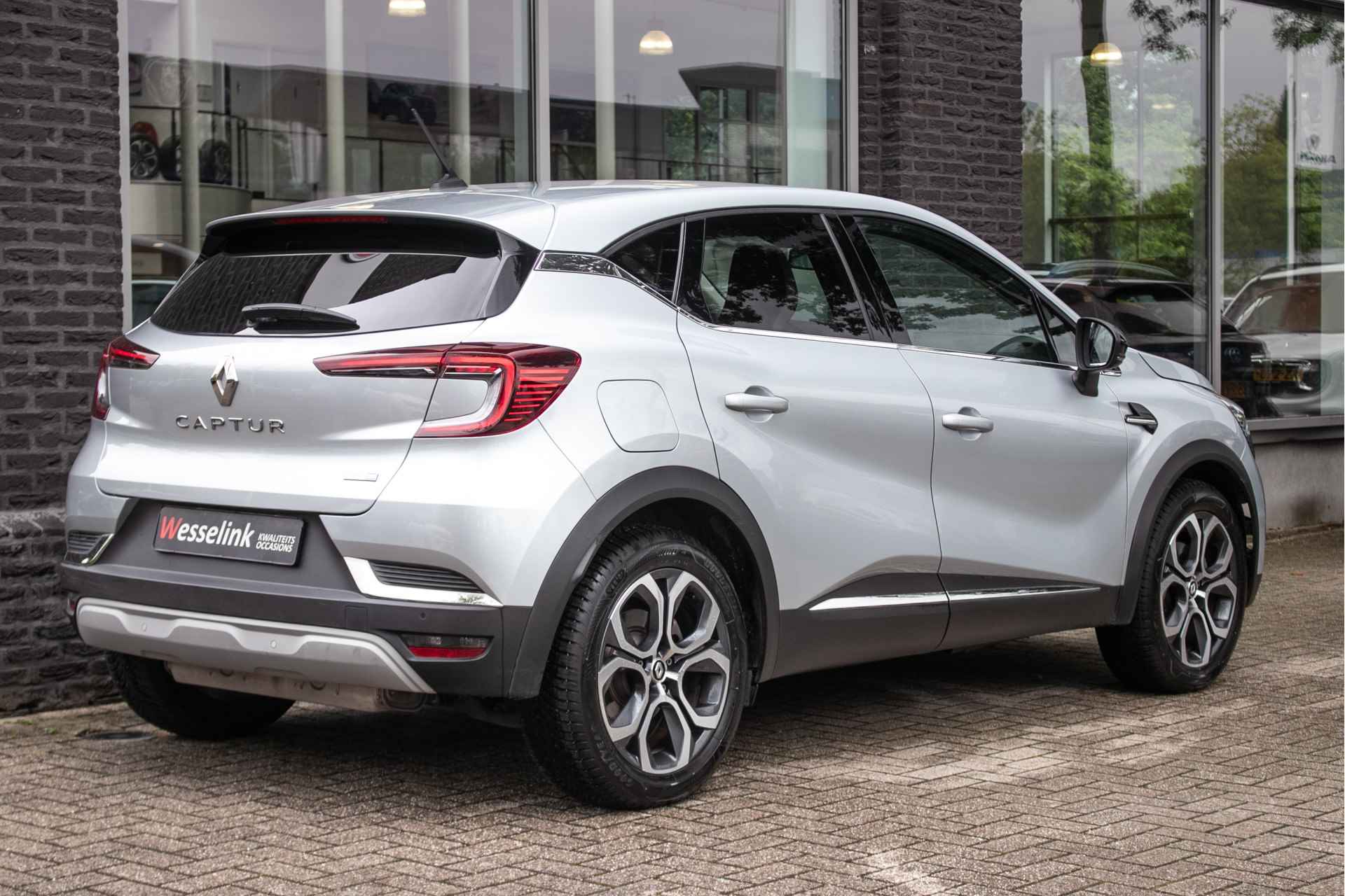 Renault Captur 1.6 E-Tech Plug-in Hybrid 160 Intens - All-in rijklrprs | Navi | Carplay | Cruise - 3/38