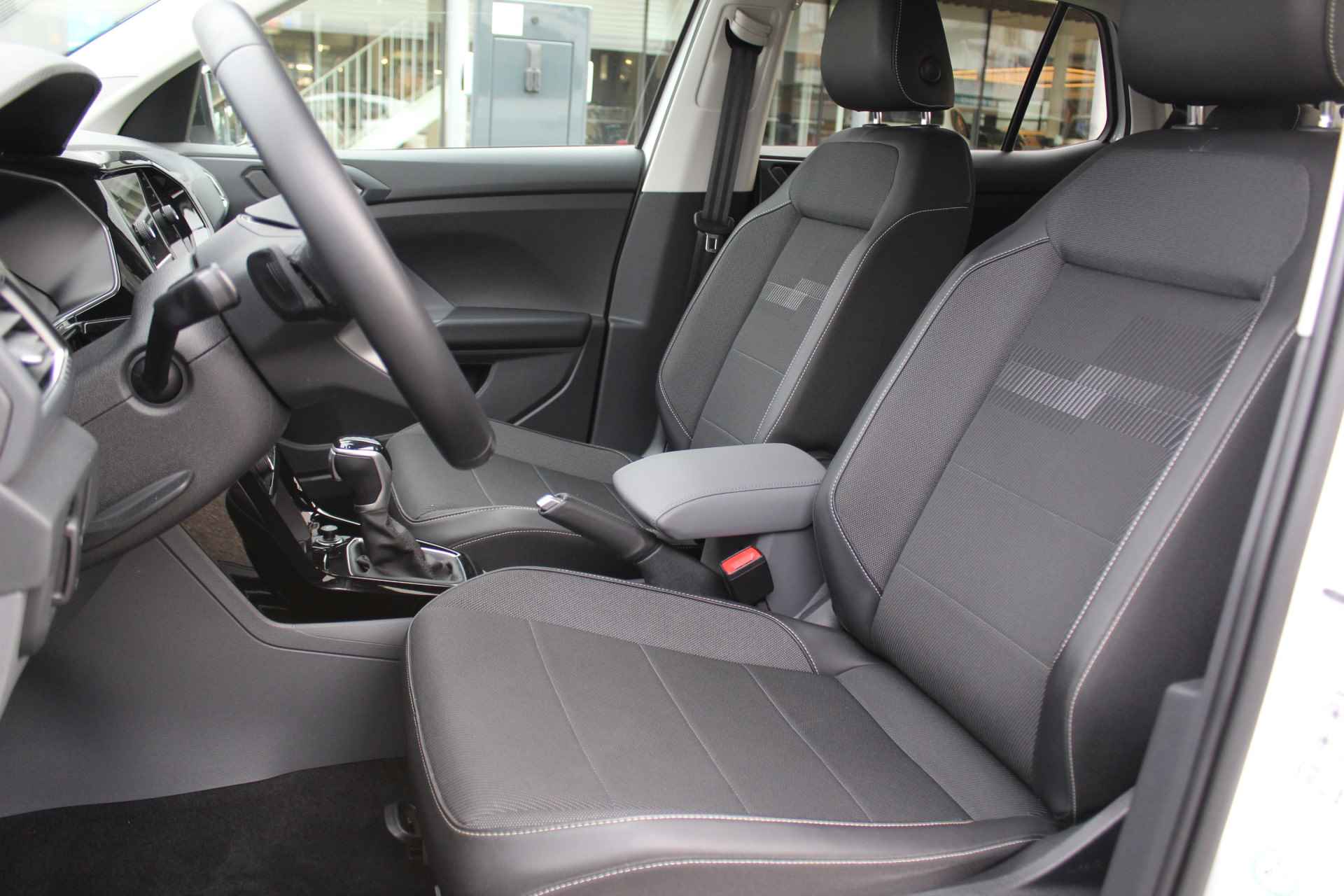 Volkswagen T-Cross 1.5 TSI 150pk DSG Style / 18" LMV / LED Koplampen / Black Design Stoelen / Navi / Stoelverwarming / PDC V+A / Climate Control - 11/30