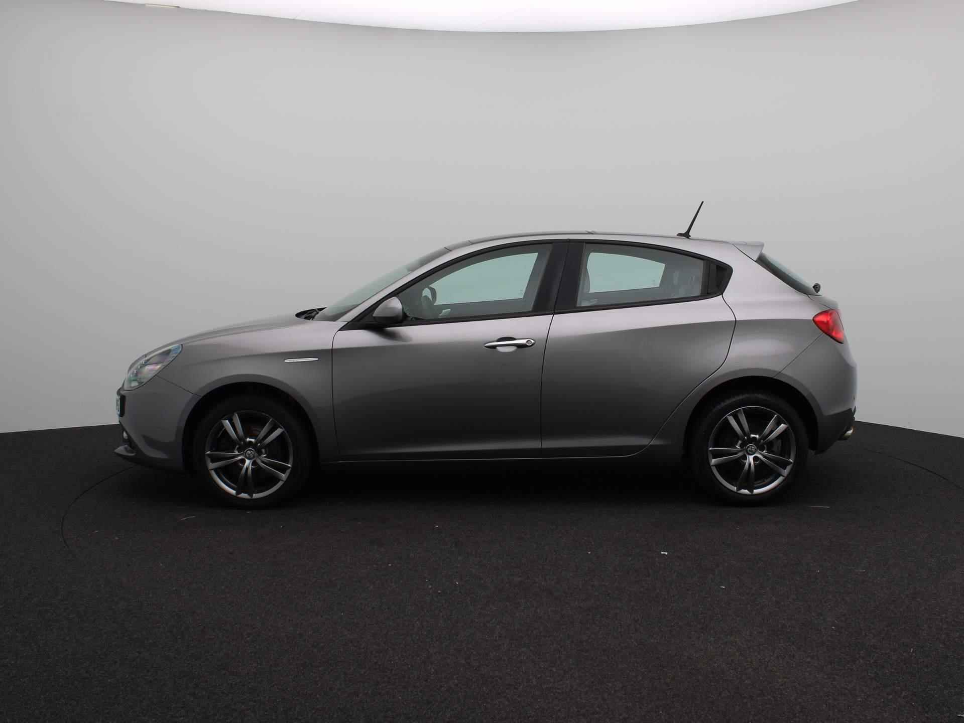 Alfa Romeo Giulietta 1.4 Turbo 170pk Aut. Super | Leder | Stoelverwarming | Panoramadak | Navi | - 6/28